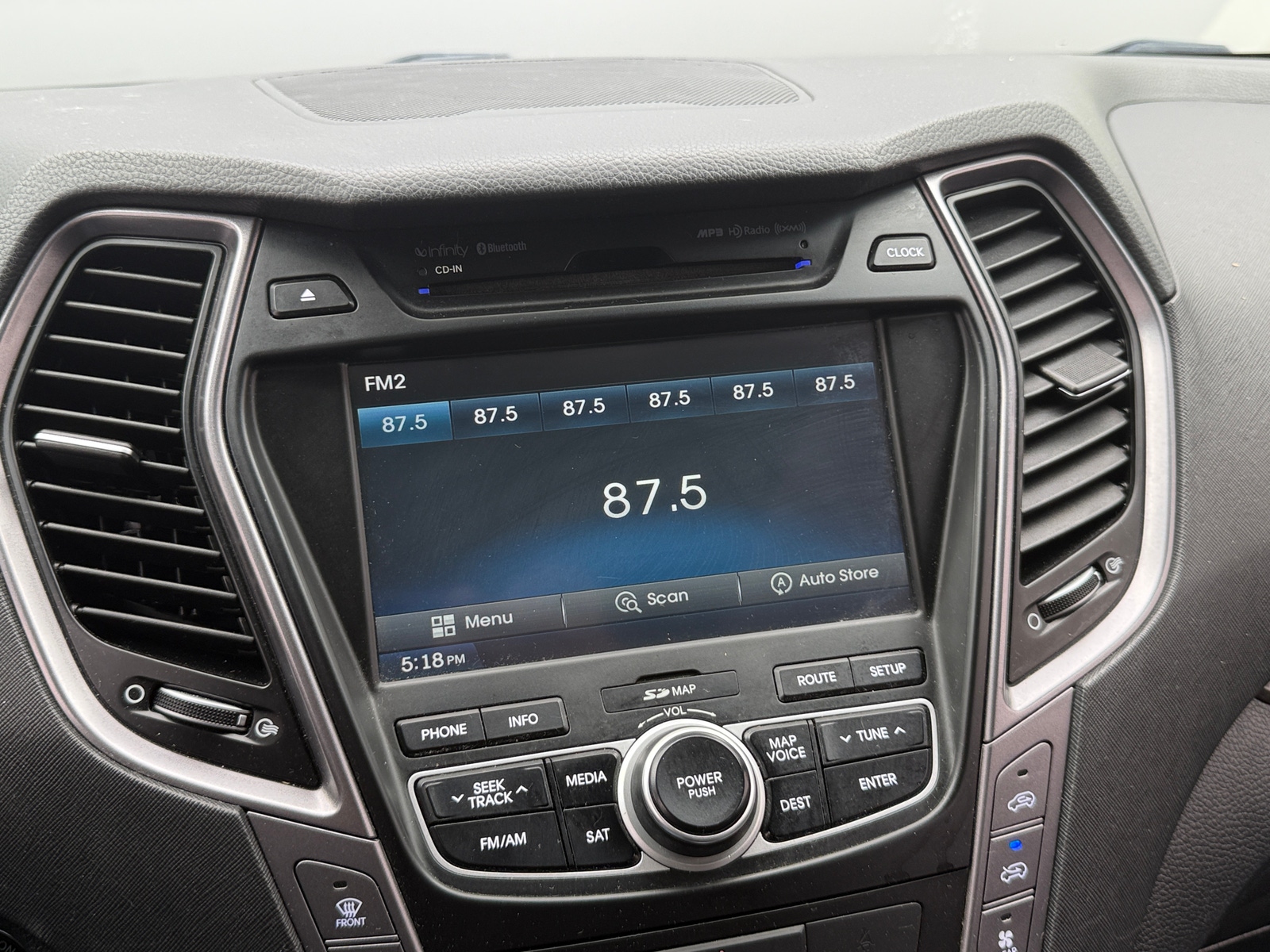 Thumbnail: 2016 Hyundai Santa Fe - 3