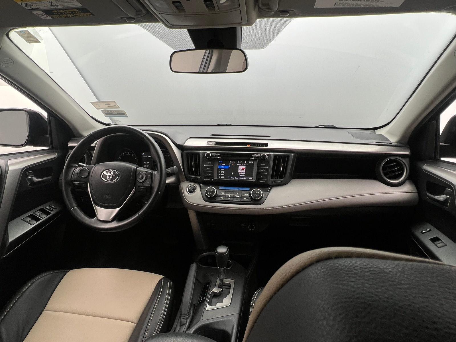 Thumbnail: 2018 Toyota RAV4 - 3