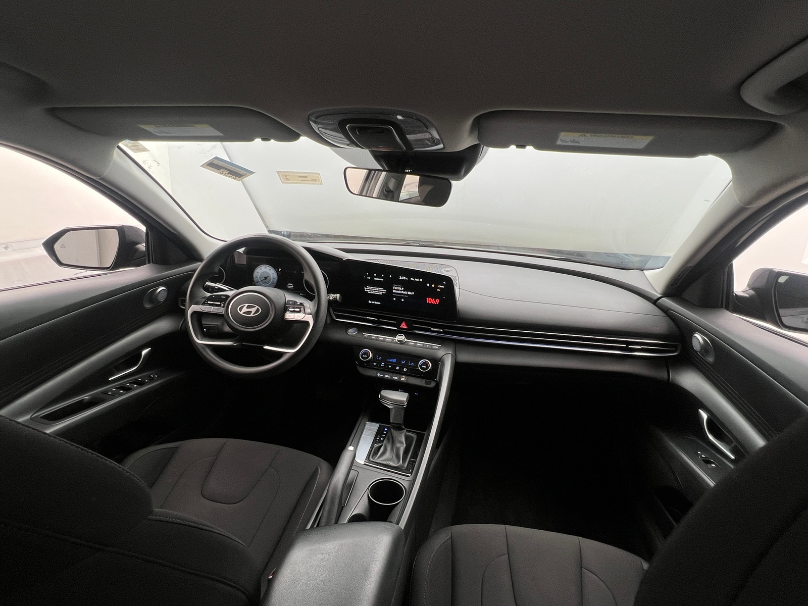 Thumbnail: 2024 Hyundai Elantra - 3