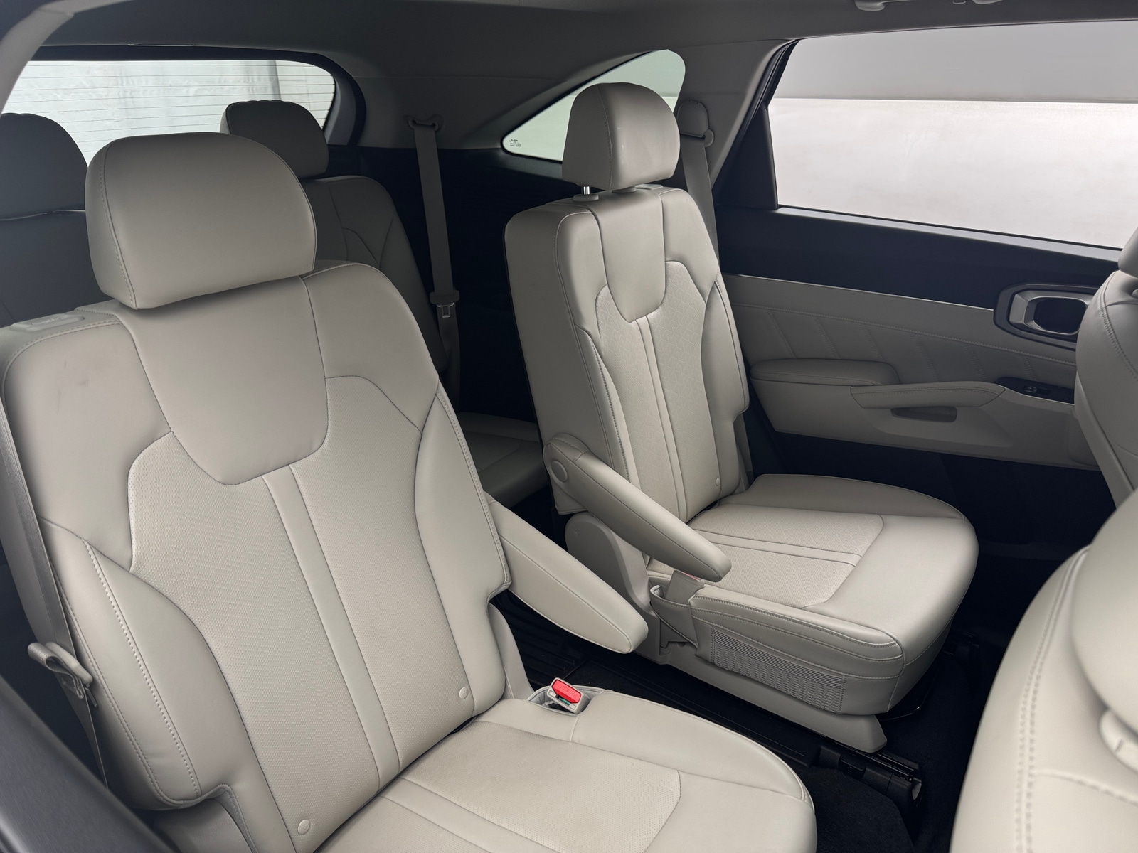 Thumbnail: 2022 Kia Sorento - 5