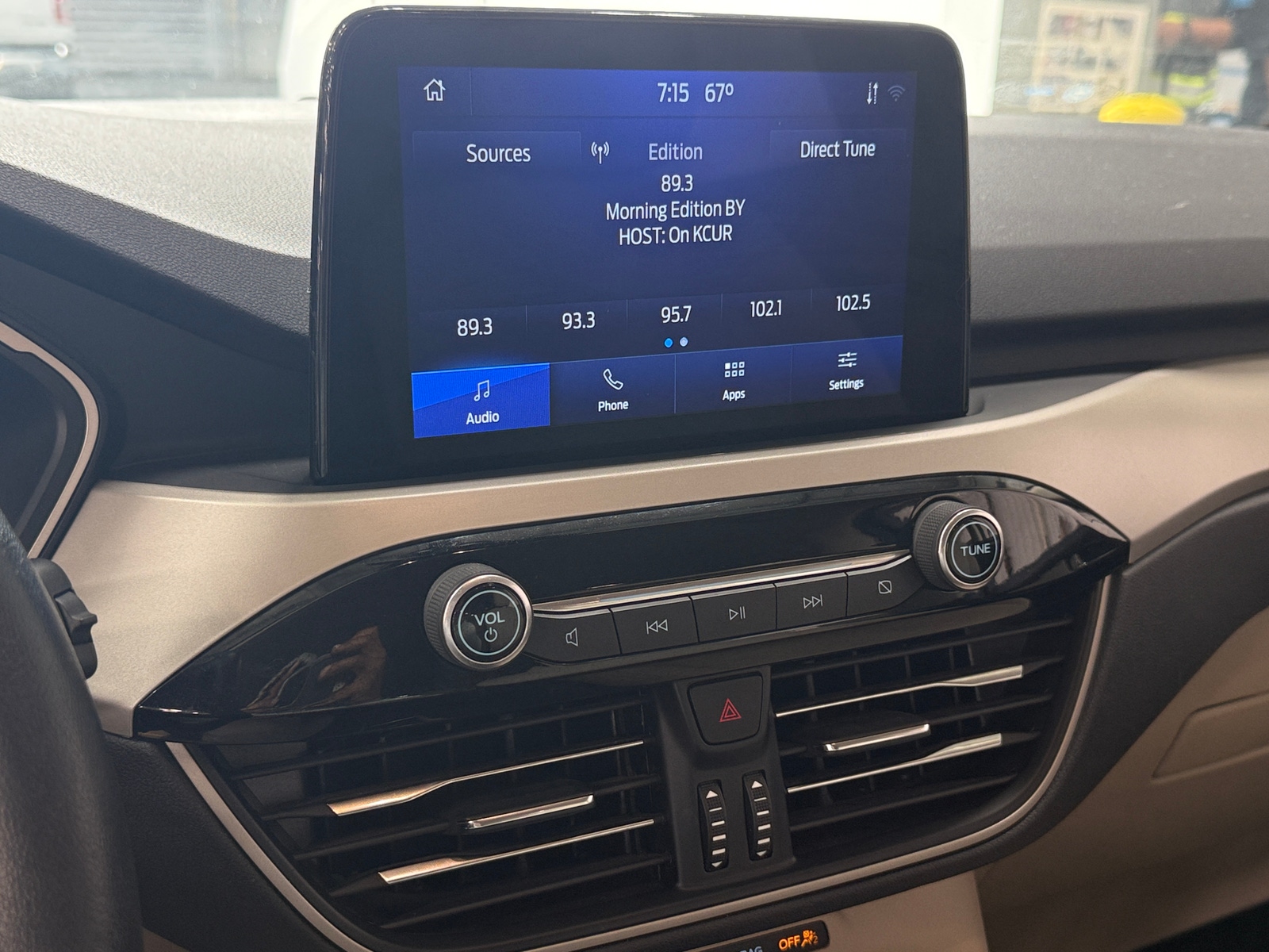 Thumbnail: 2020 Ford Escape - 4