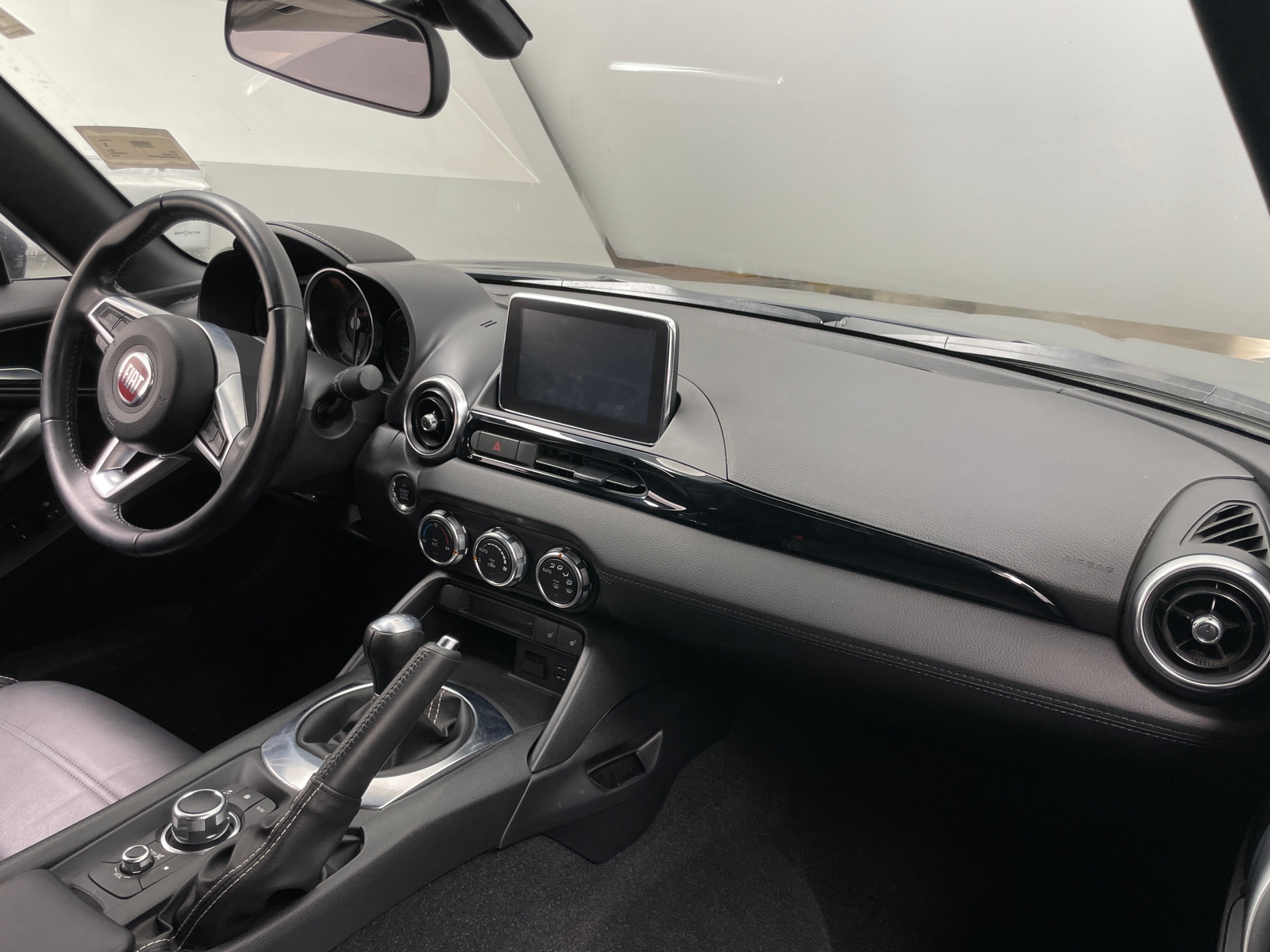 Thumbnail: 2018 Fiat 124 Spider - 2