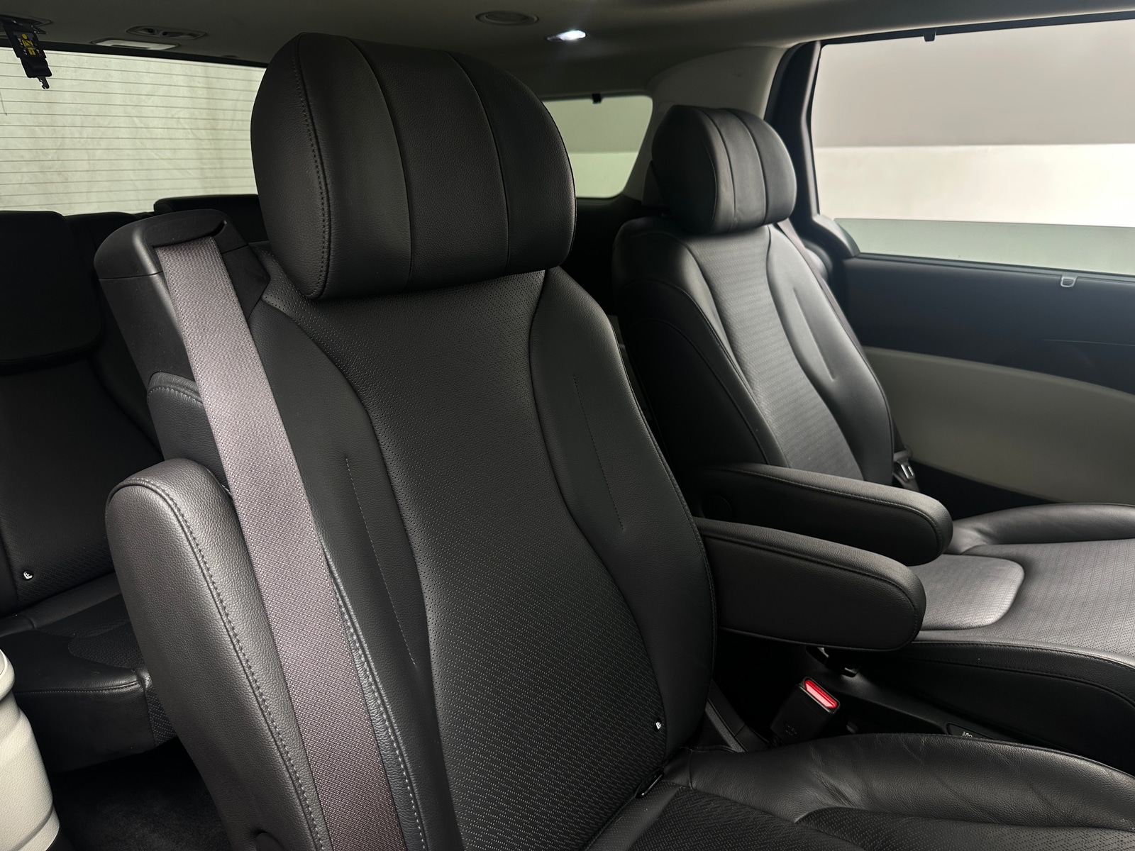 Thumbnail: 2022 Kia Carnival - 5