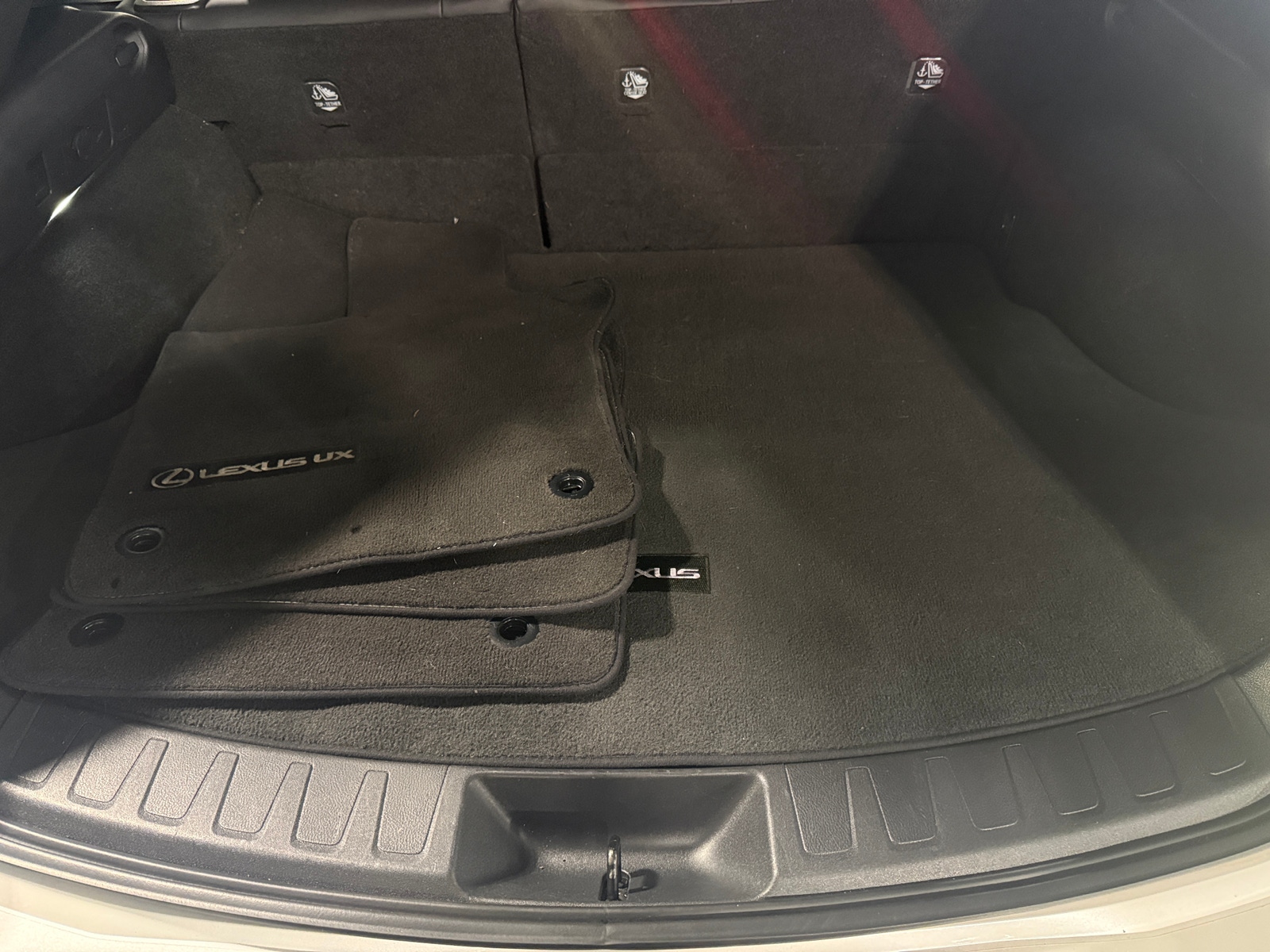 Thumbnail: 2019 Lexus UX - 6