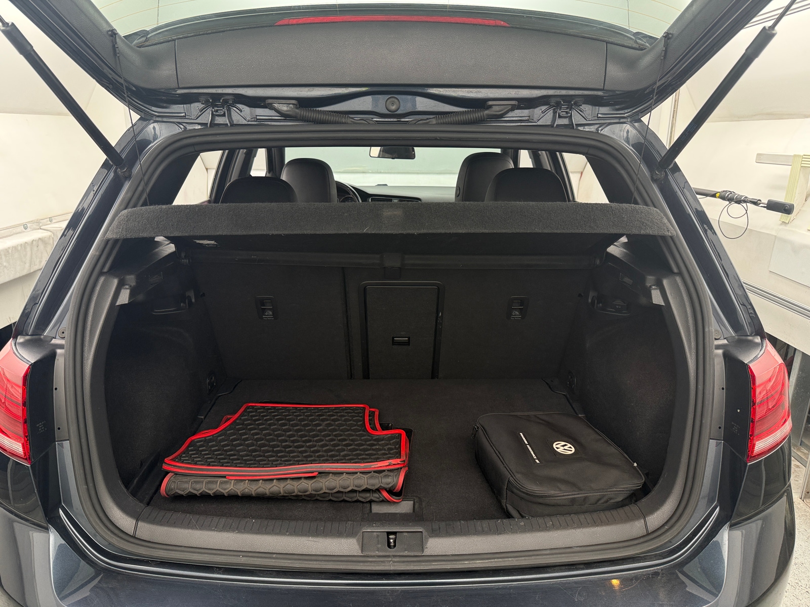 Thumbnail: 2018 Volkswagen Golf - 6