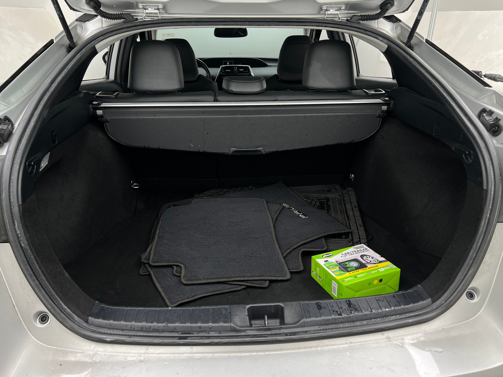 Thumbnail: 2022 Toyota Prius - 6