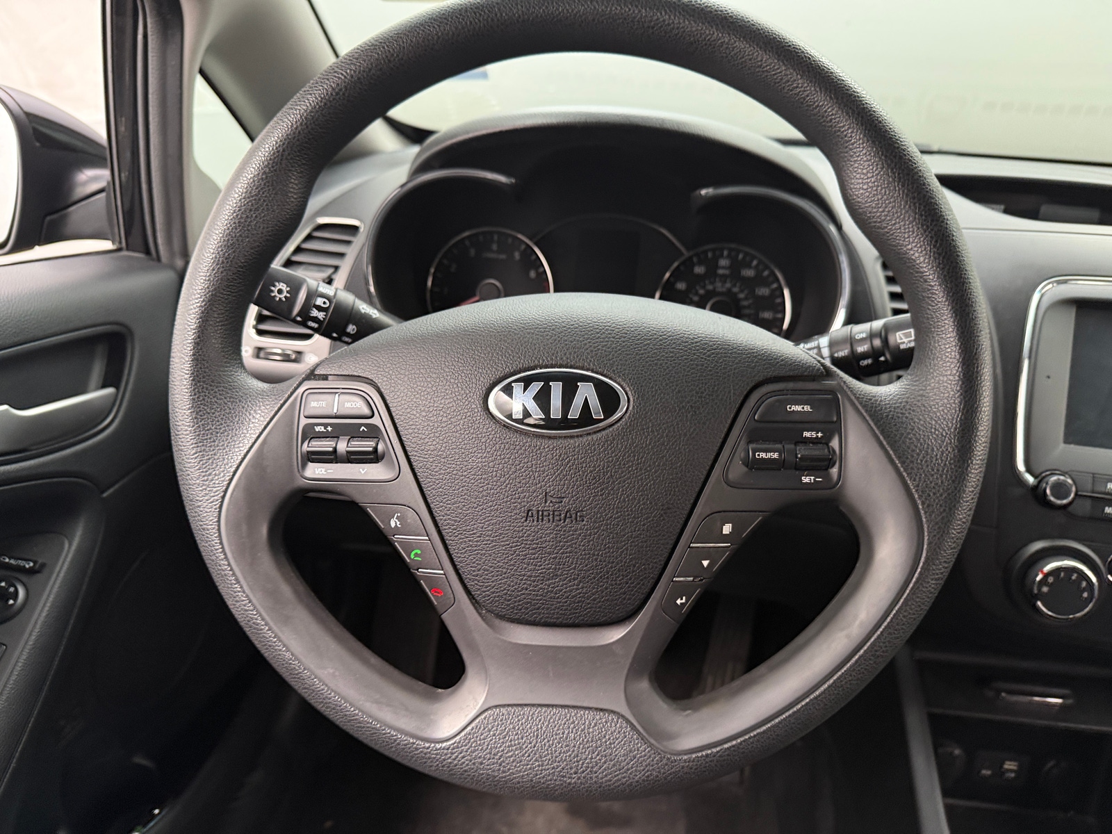 Thumbnail: 2017 Kia Forte - 5