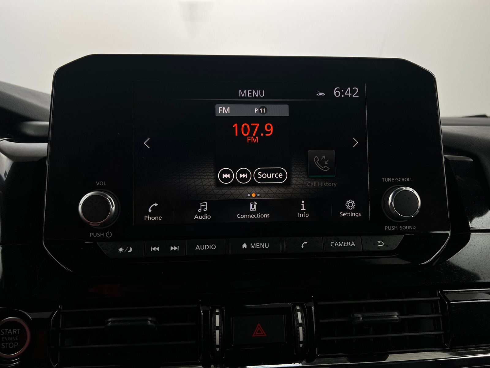 Thumbnail: 2024 Nissan Pathfinder - 3