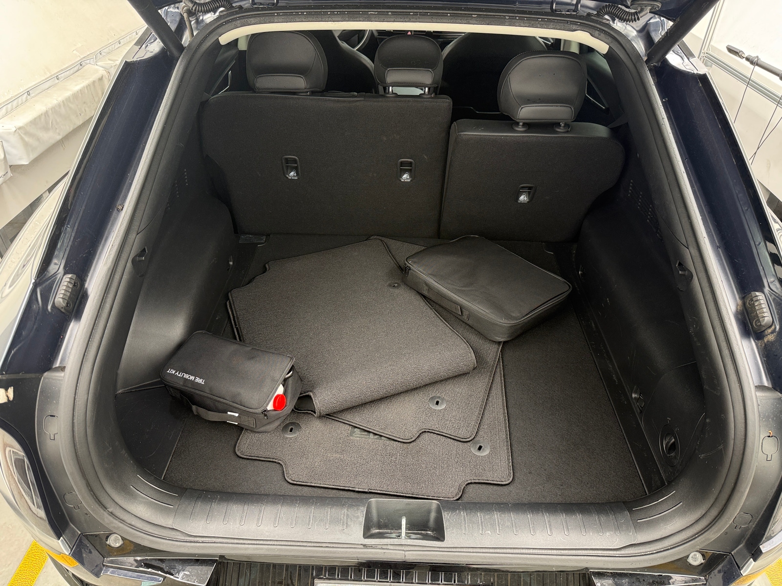 Thumbnail: 2023 Kia EV6 - 6