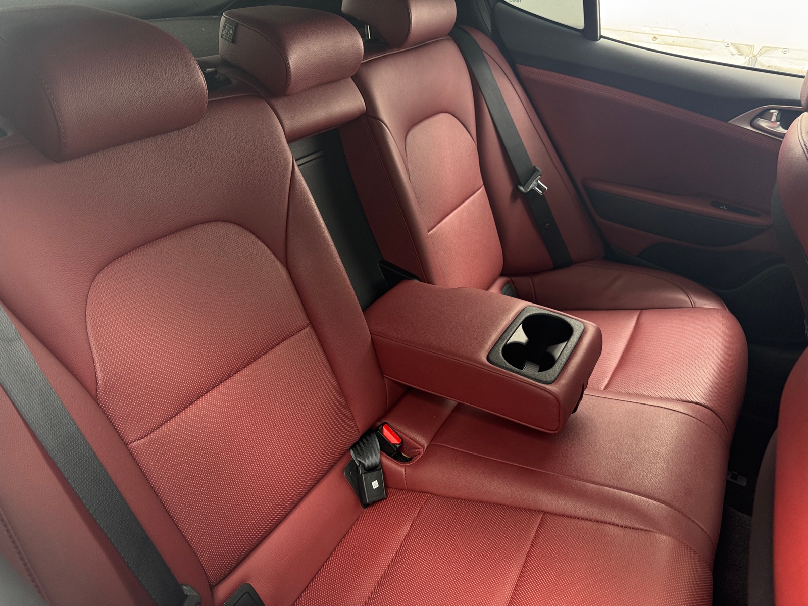 Thumbnail: 2022 Kia Stinger - 5