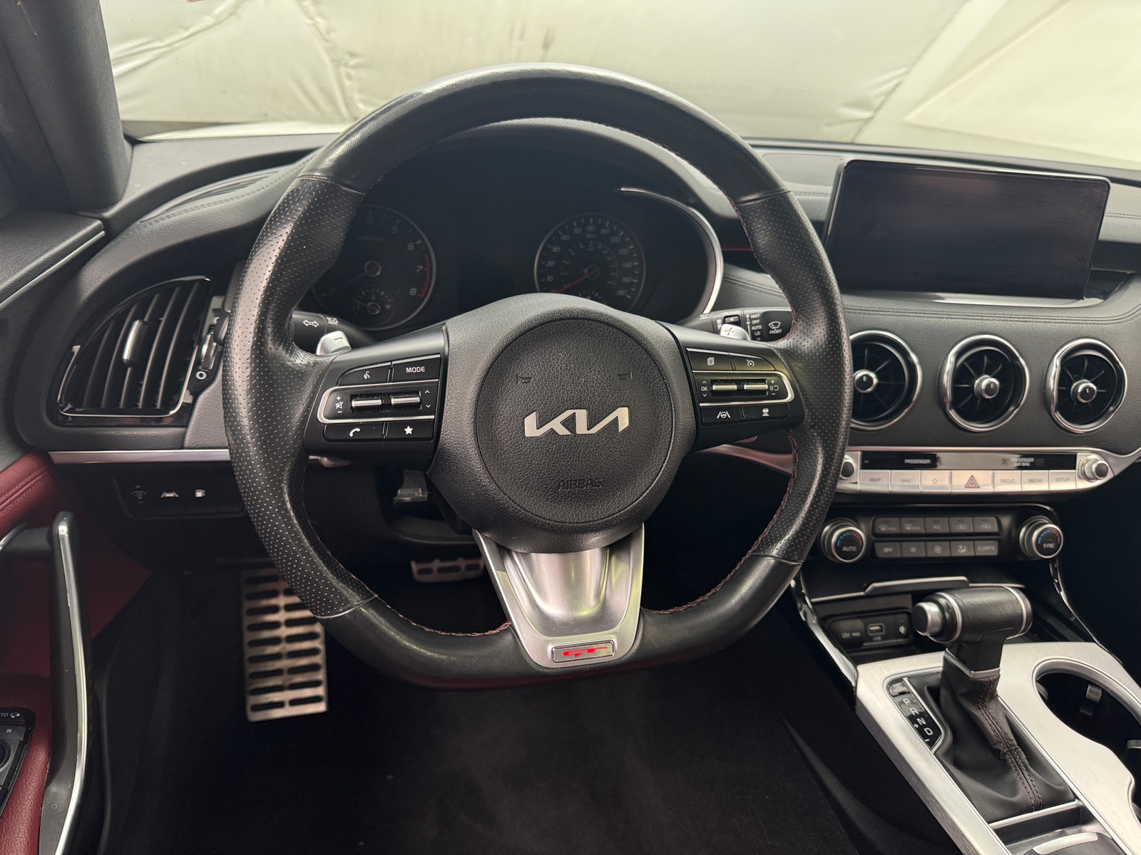 Thumbnail: 2022 Kia Stinger - 4