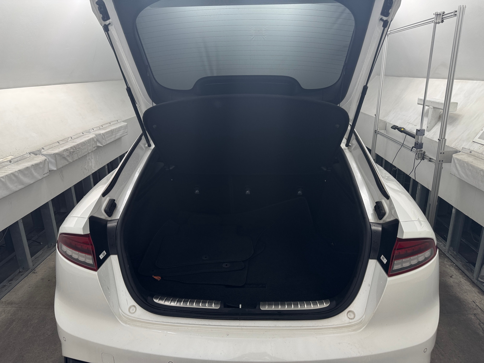 Thumbnail: 2022 Kia Stinger - 6