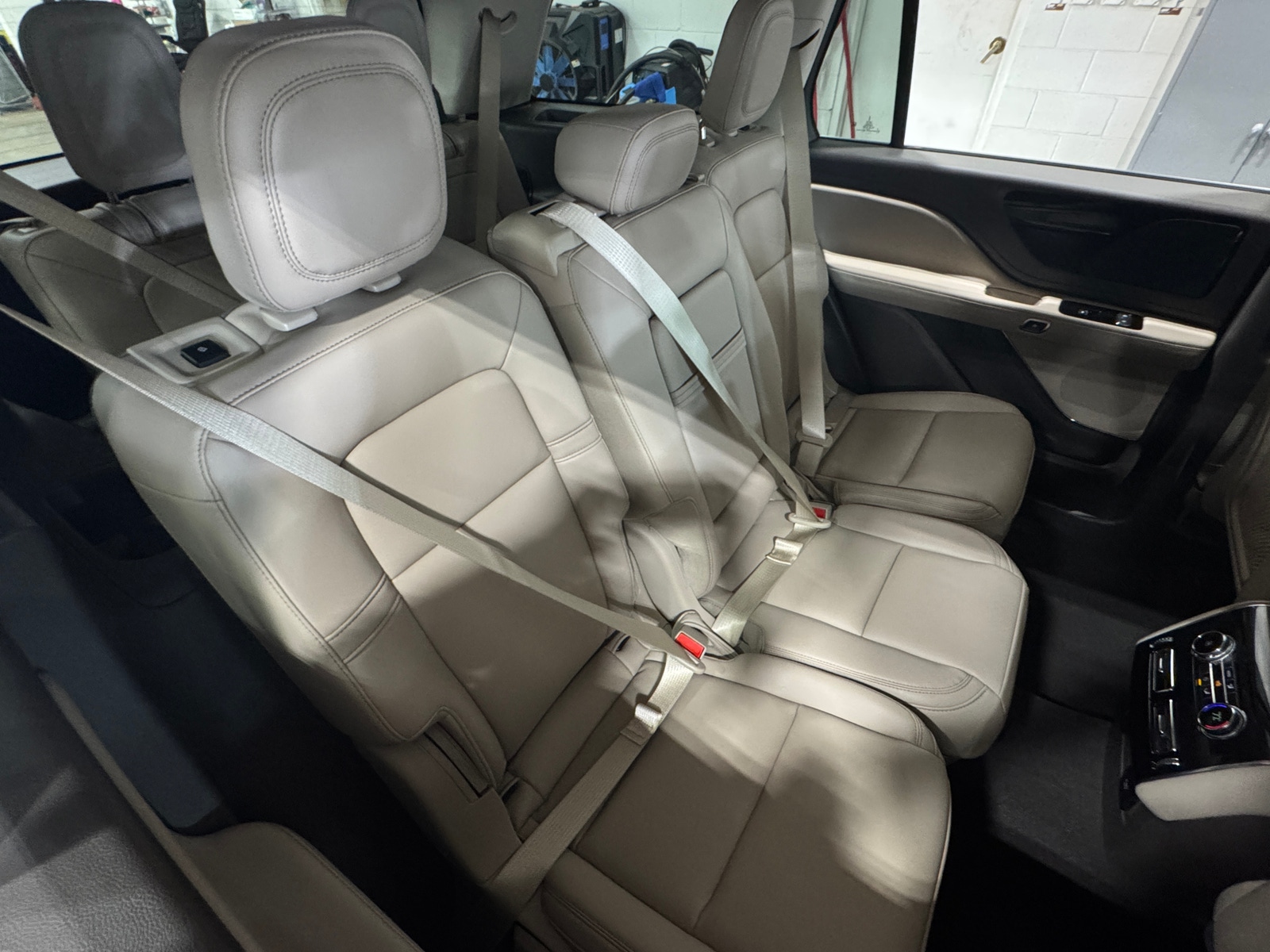 Thumbnail: 2021 Lincoln Aviator - 5