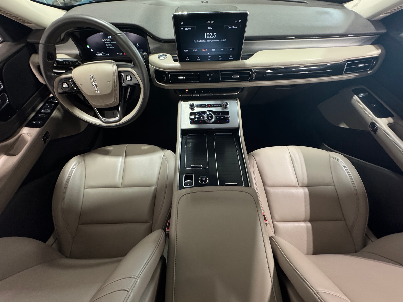 Thumbnail: 2021 Lincoln Aviator - 2