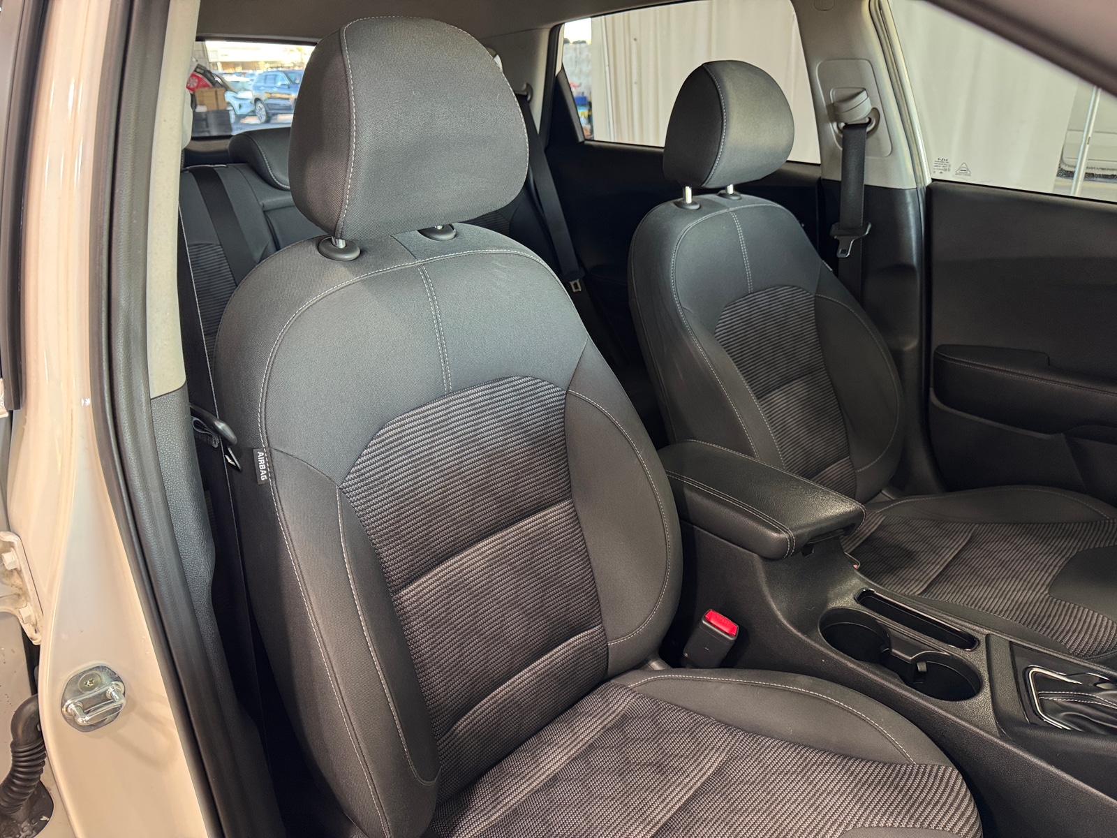 Thumbnail: 2022 Kia Niro - 2