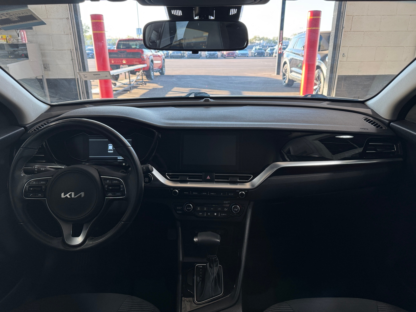 Thumbnail: 2022 Kia Niro - 3