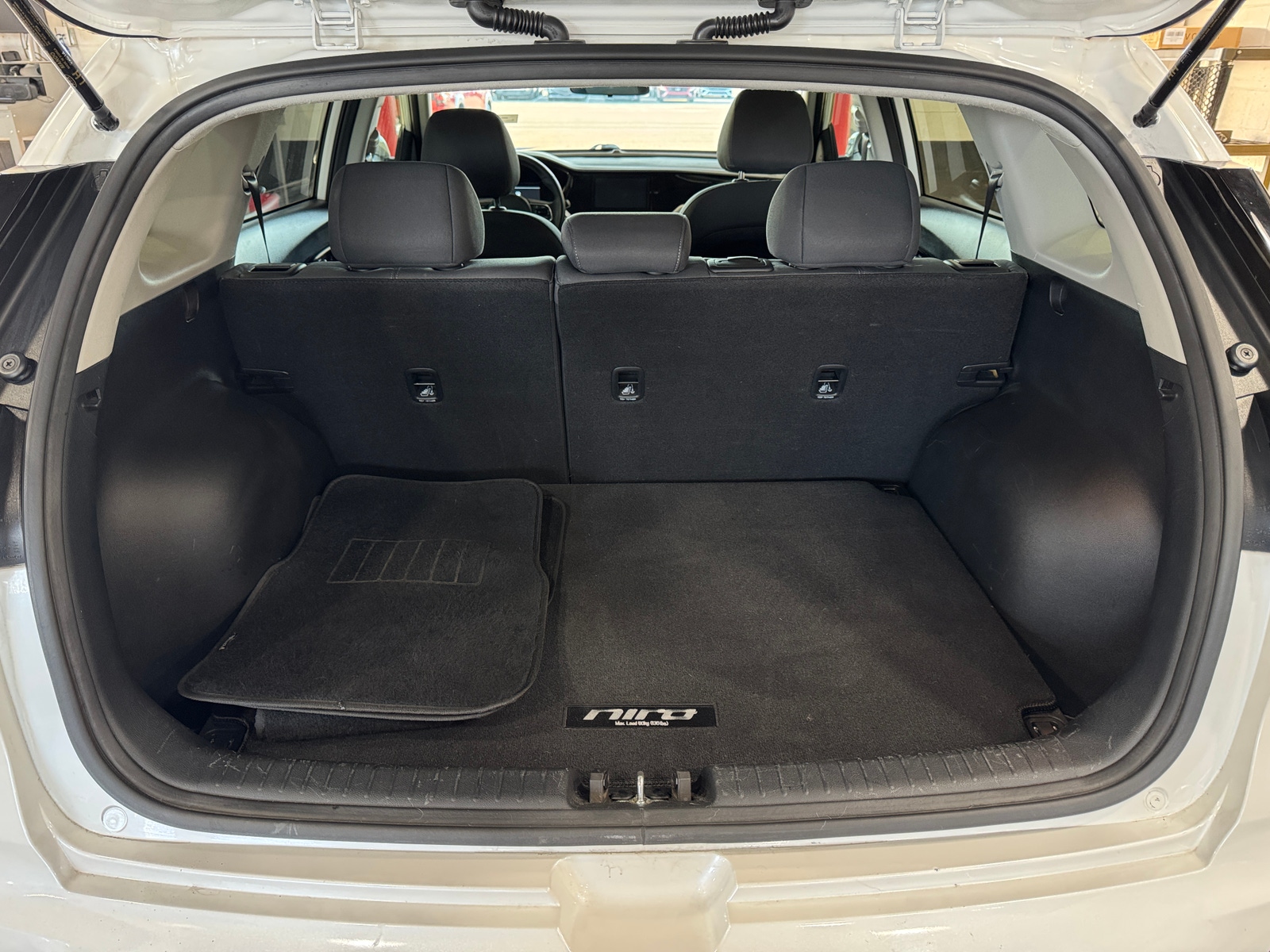 Thumbnail: 2022 Kia Niro - 7