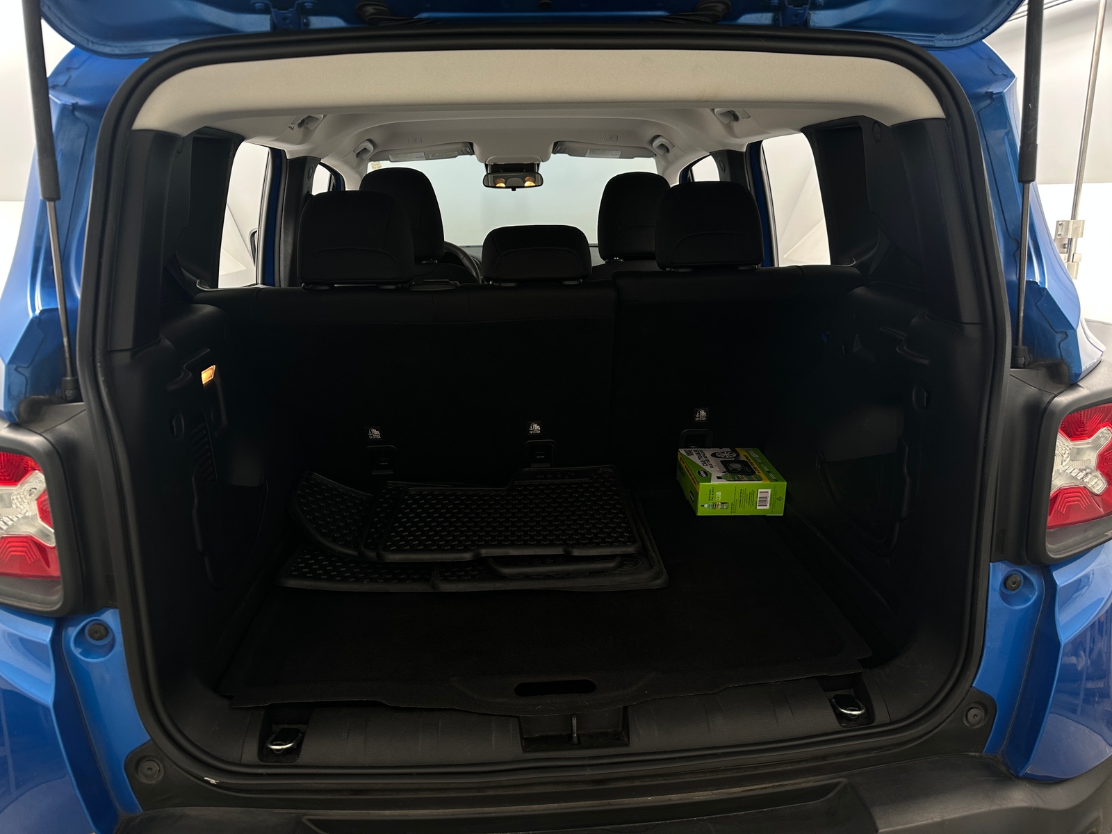 Thumbnail: 2020 Jeep Renegade - 7