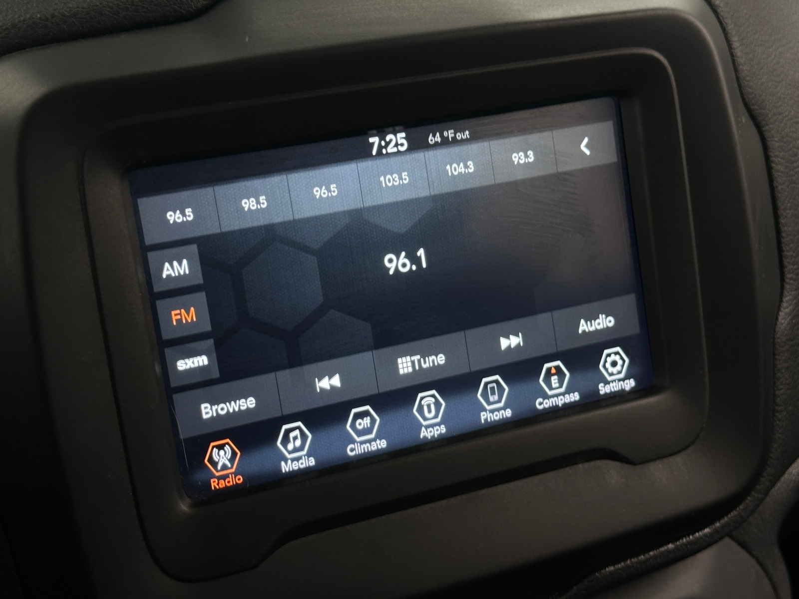 Thumbnail: 2020 Jeep Renegade - 4