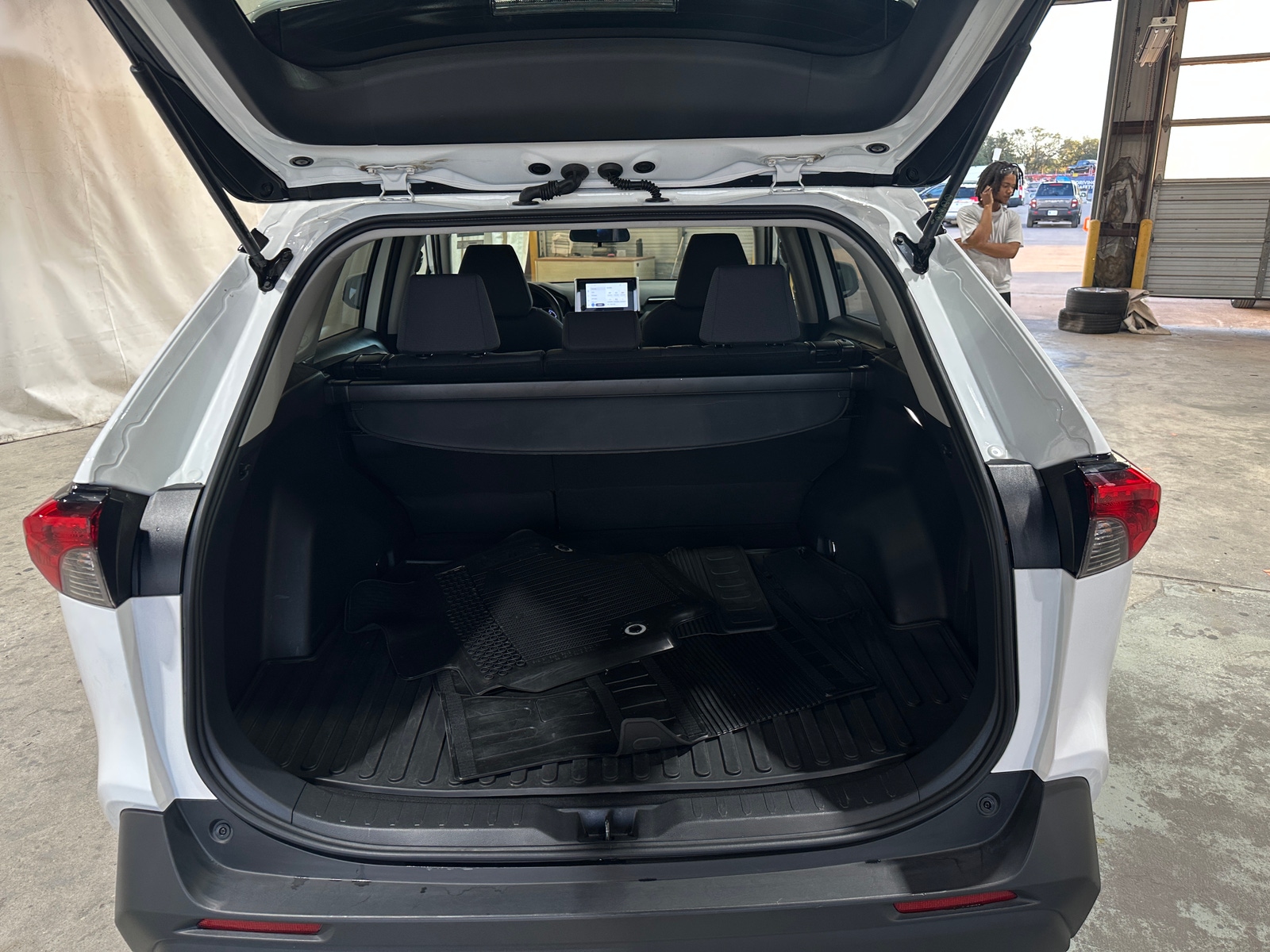 Thumbnail: 2025 Toyota RAV4 - 7