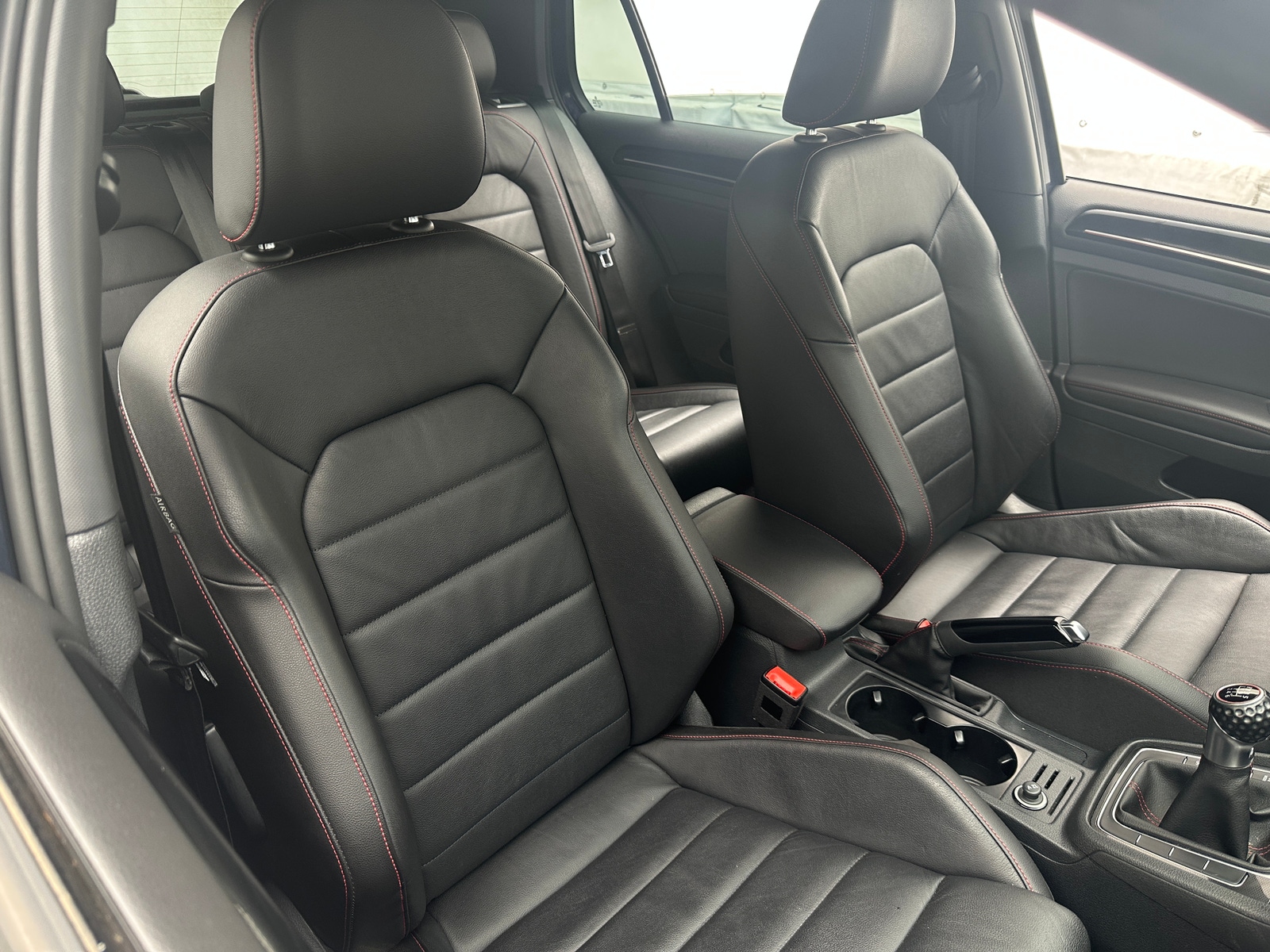 Thumbnail: 2017 Volkswagen Golf - 2