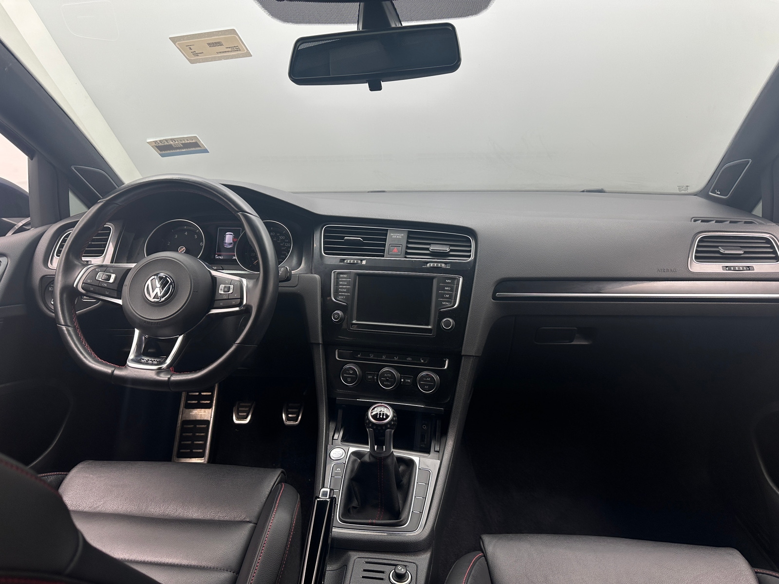 Thumbnail: 2017 Volkswagen Golf - 3