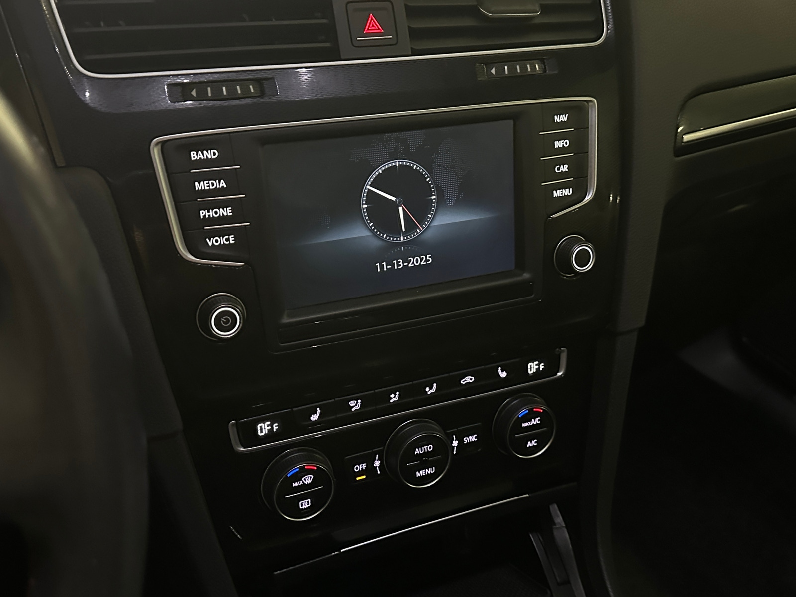 Thumbnail: 2017 Volkswagen Golf - 4