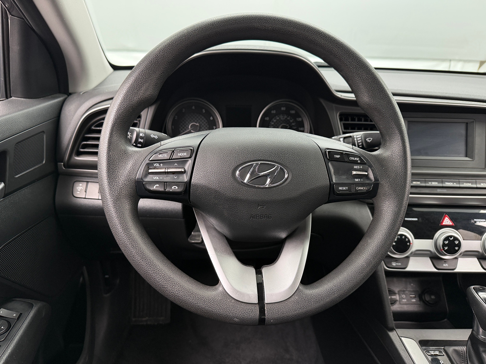 Thumbnail: 2019 Hyundai Elantra - 5