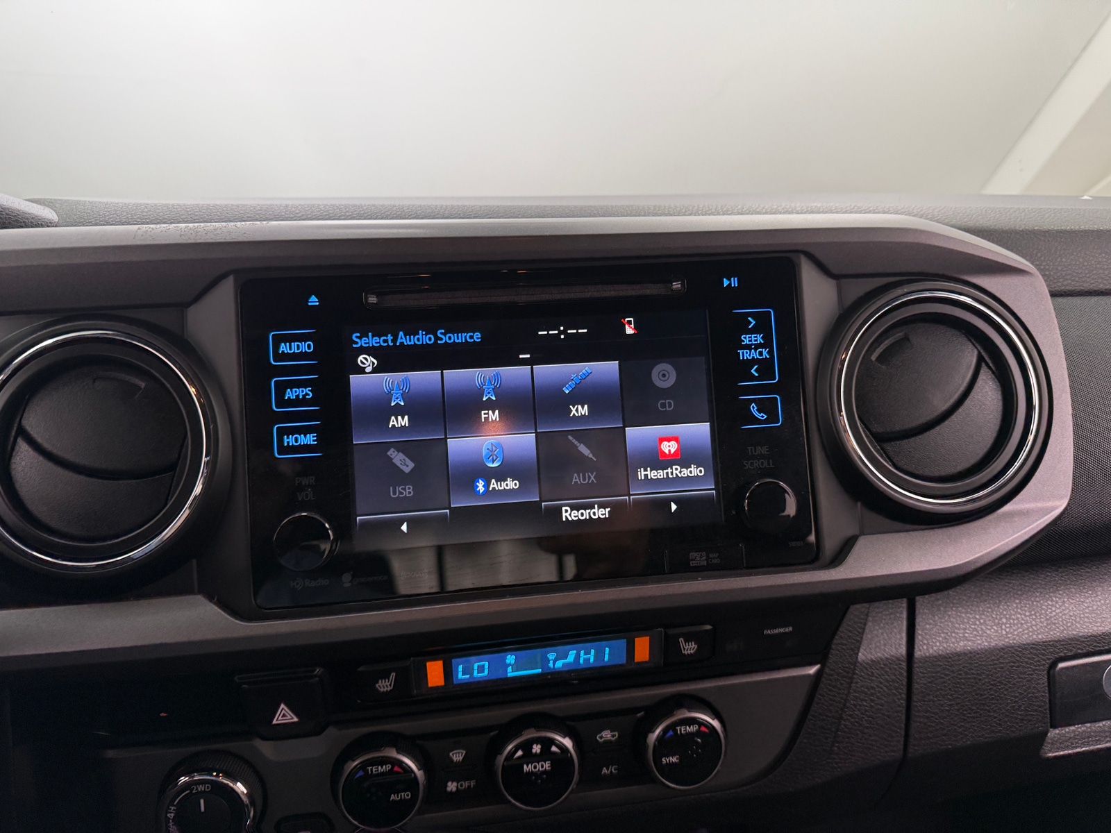 Thumbnail: 2017 Toyota Tacoma - 4