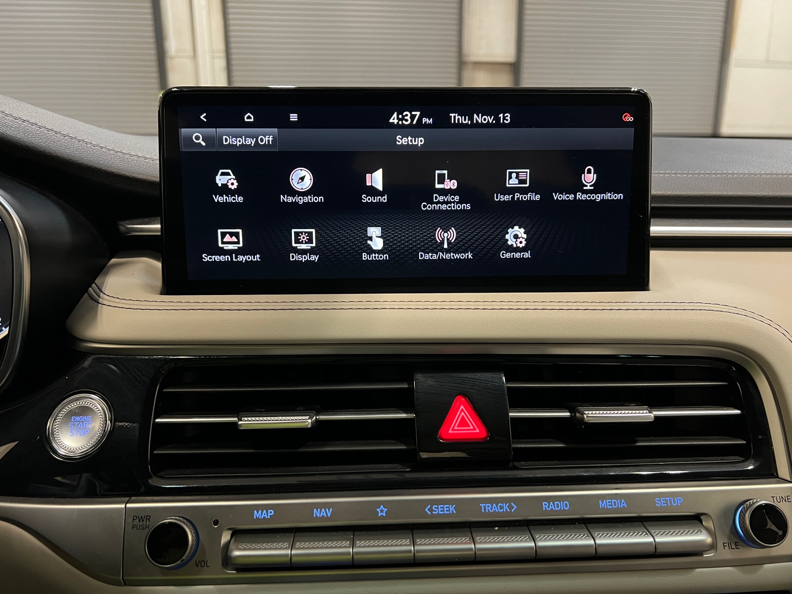 Thumbnail: 2025 Genesis G70 - 3