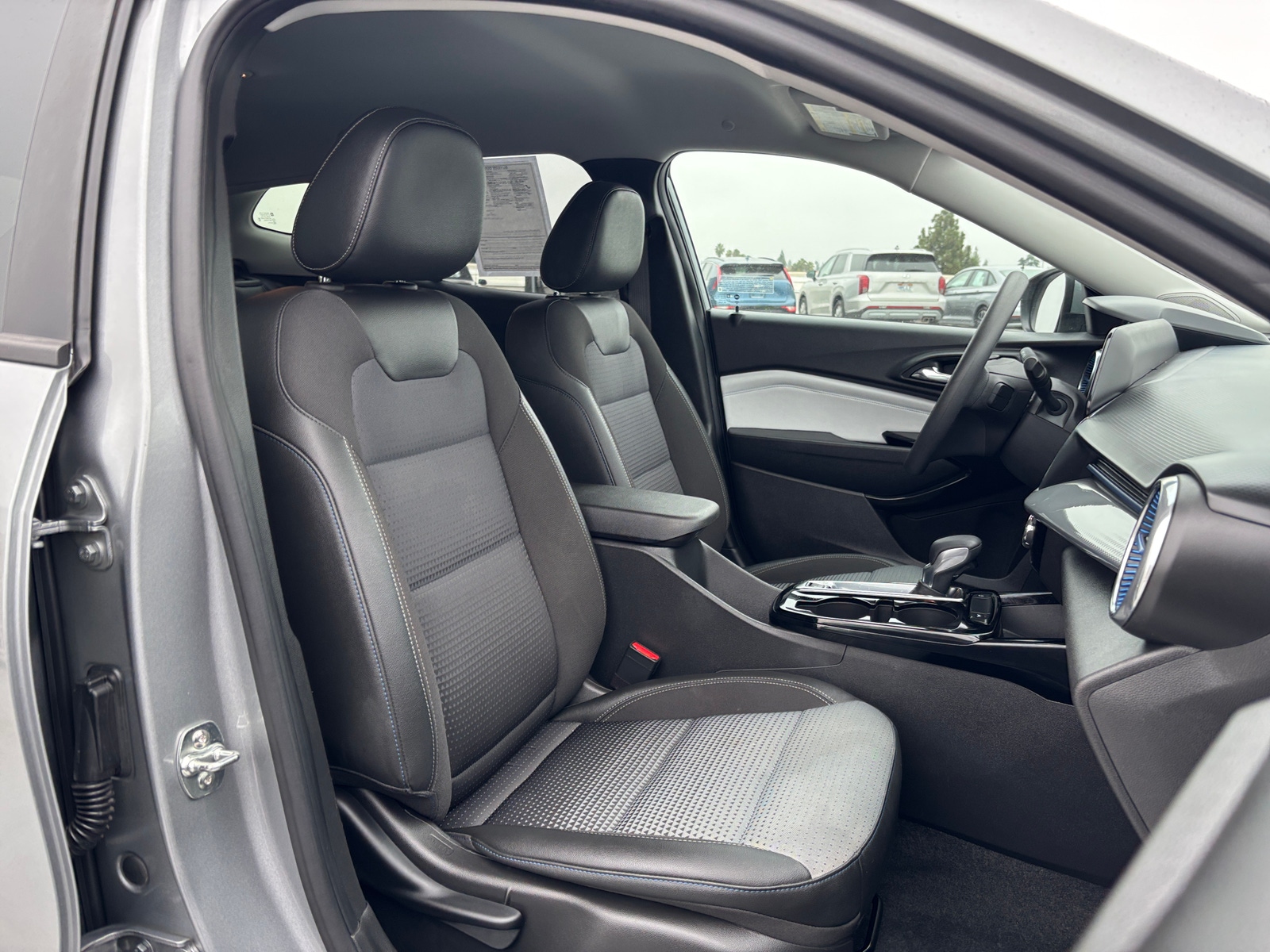 Thumbnail: 2025 Chevrolet Trax - 2