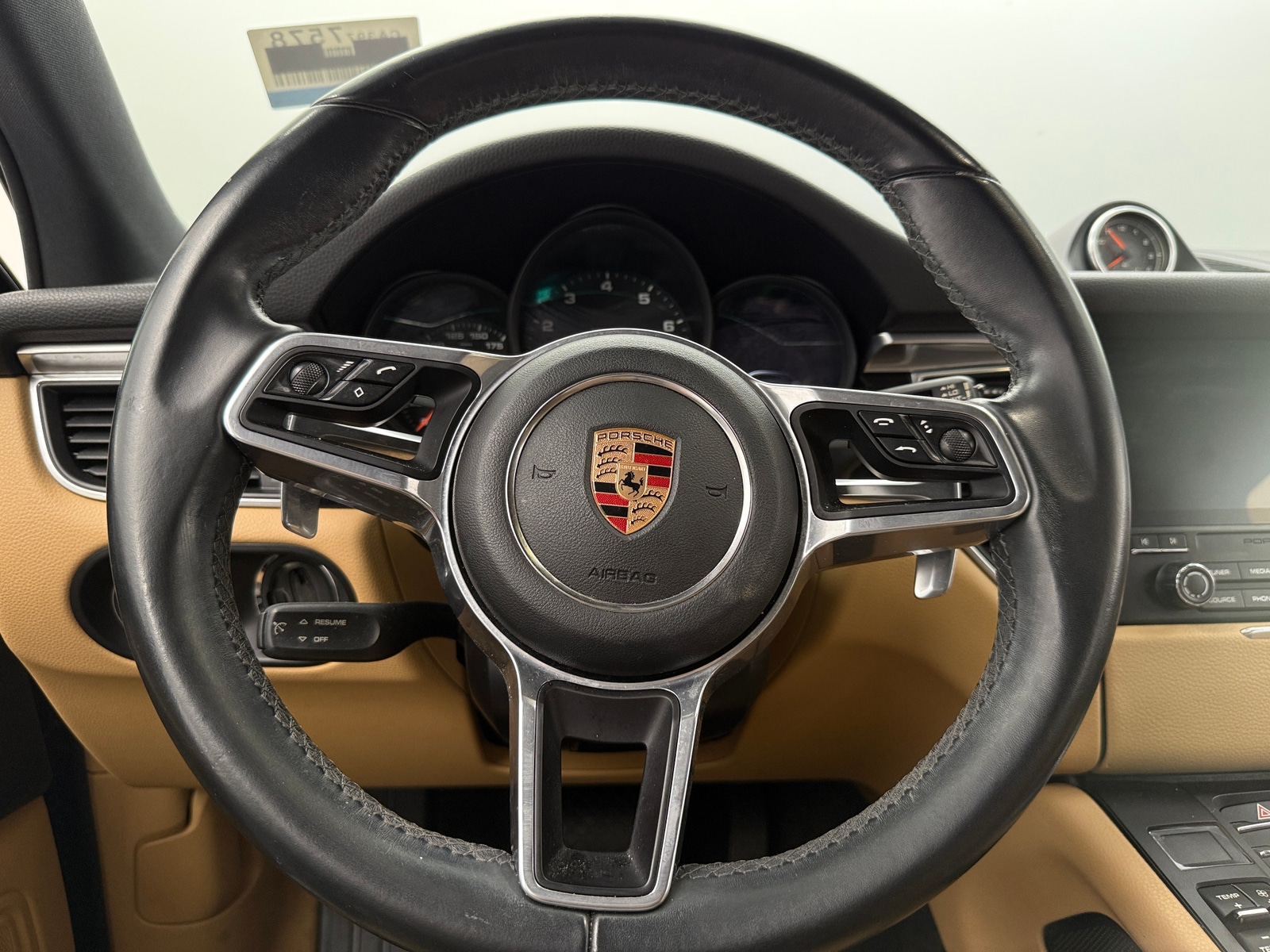 Thumbnail: 2017 Porsche Macan - 4