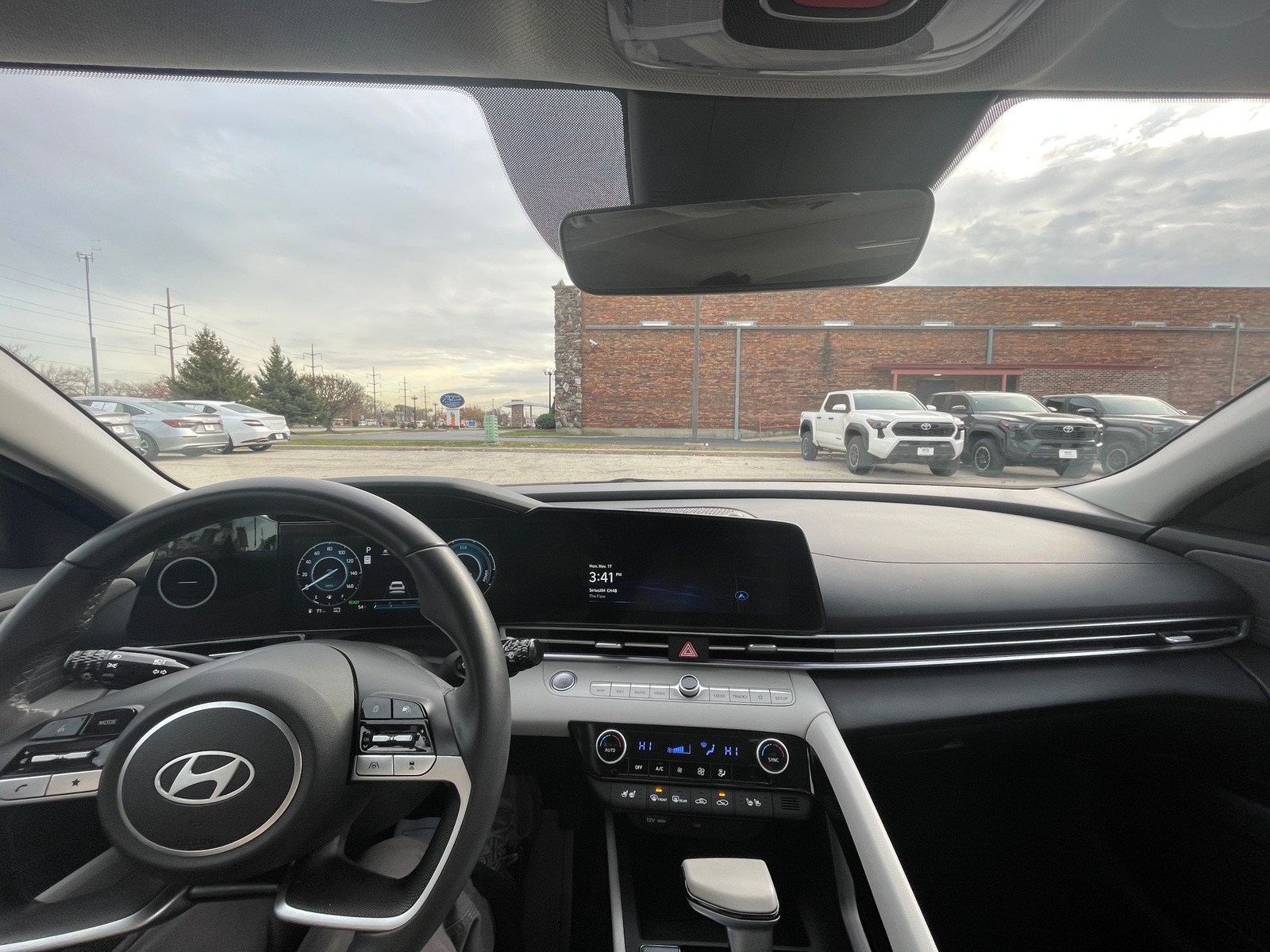 Thumbnail: 2025 Hyundai Elantra - 3