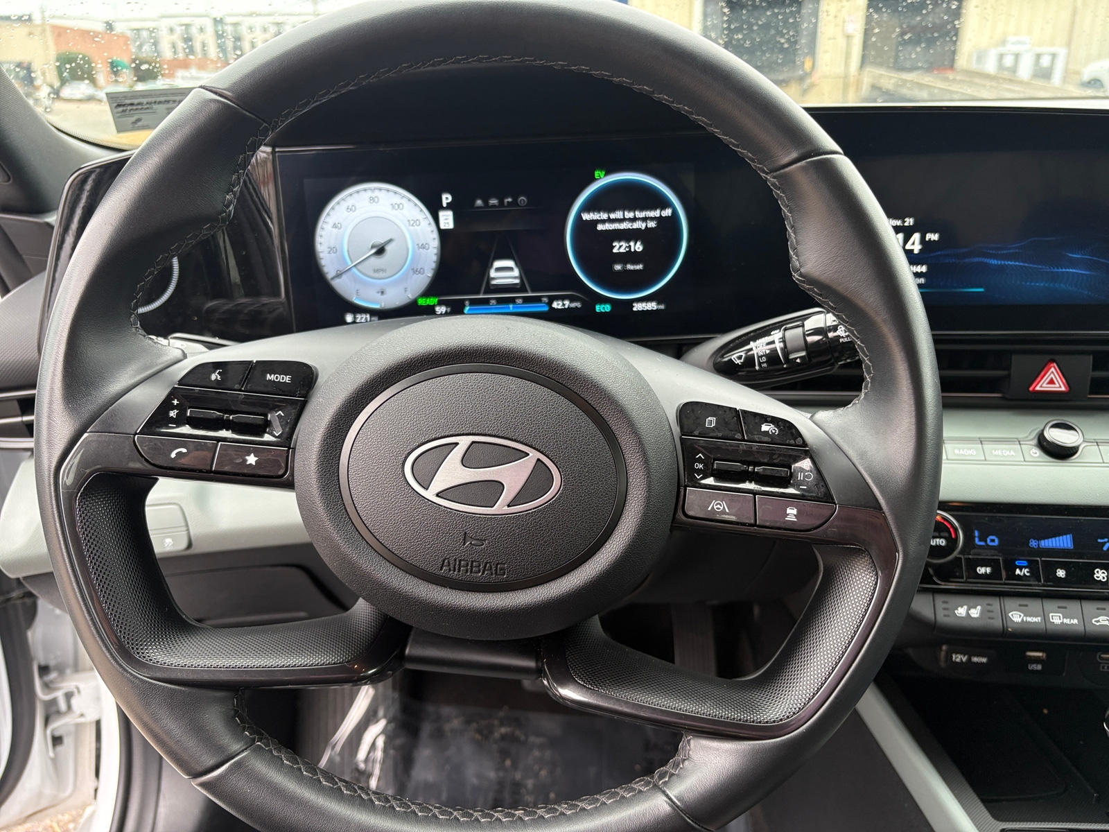 Thumbnail: 2025 Hyundai Elantra - 4