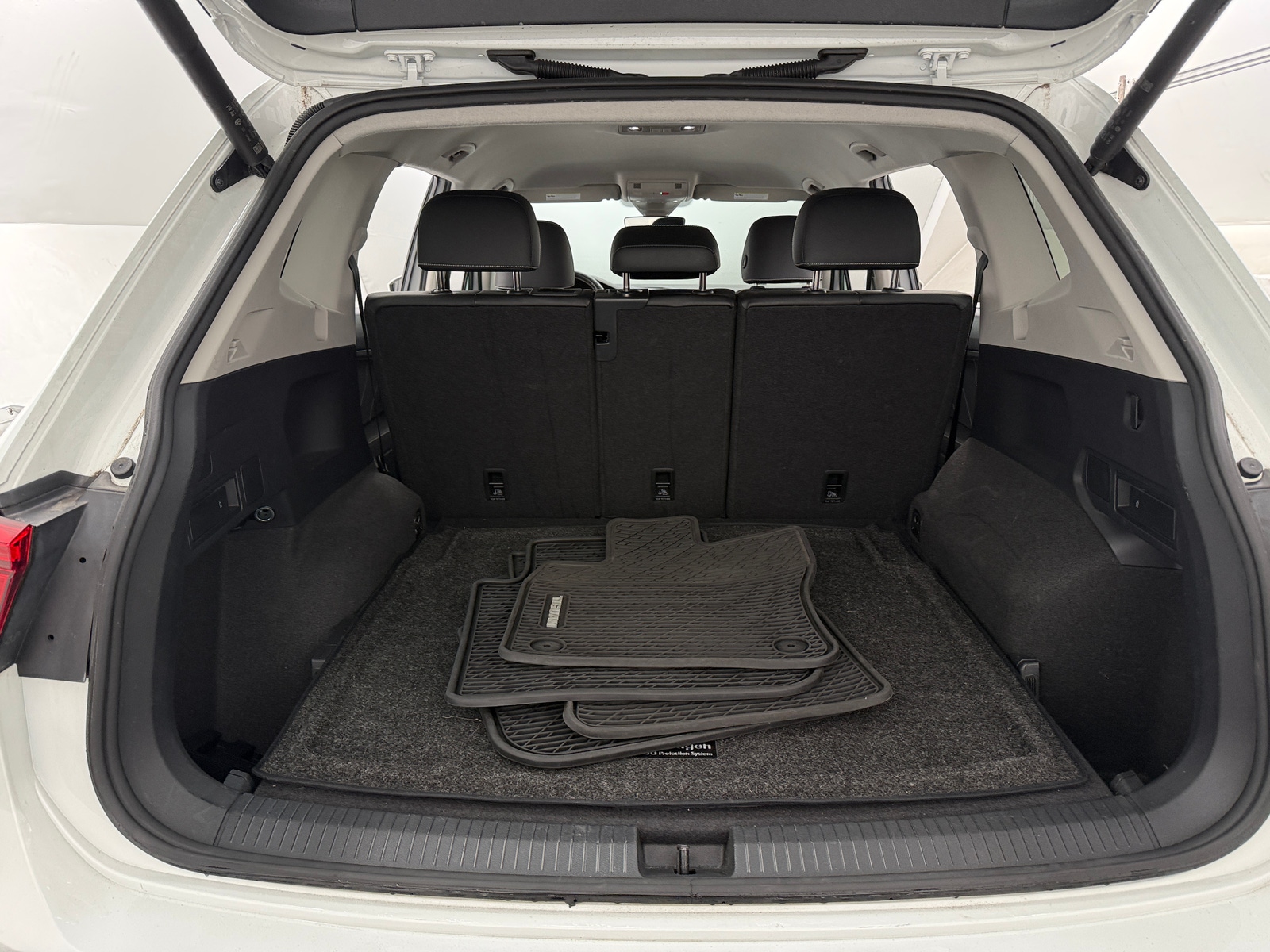 Thumbnail: 2024 Volkswagen Tiguan - 6