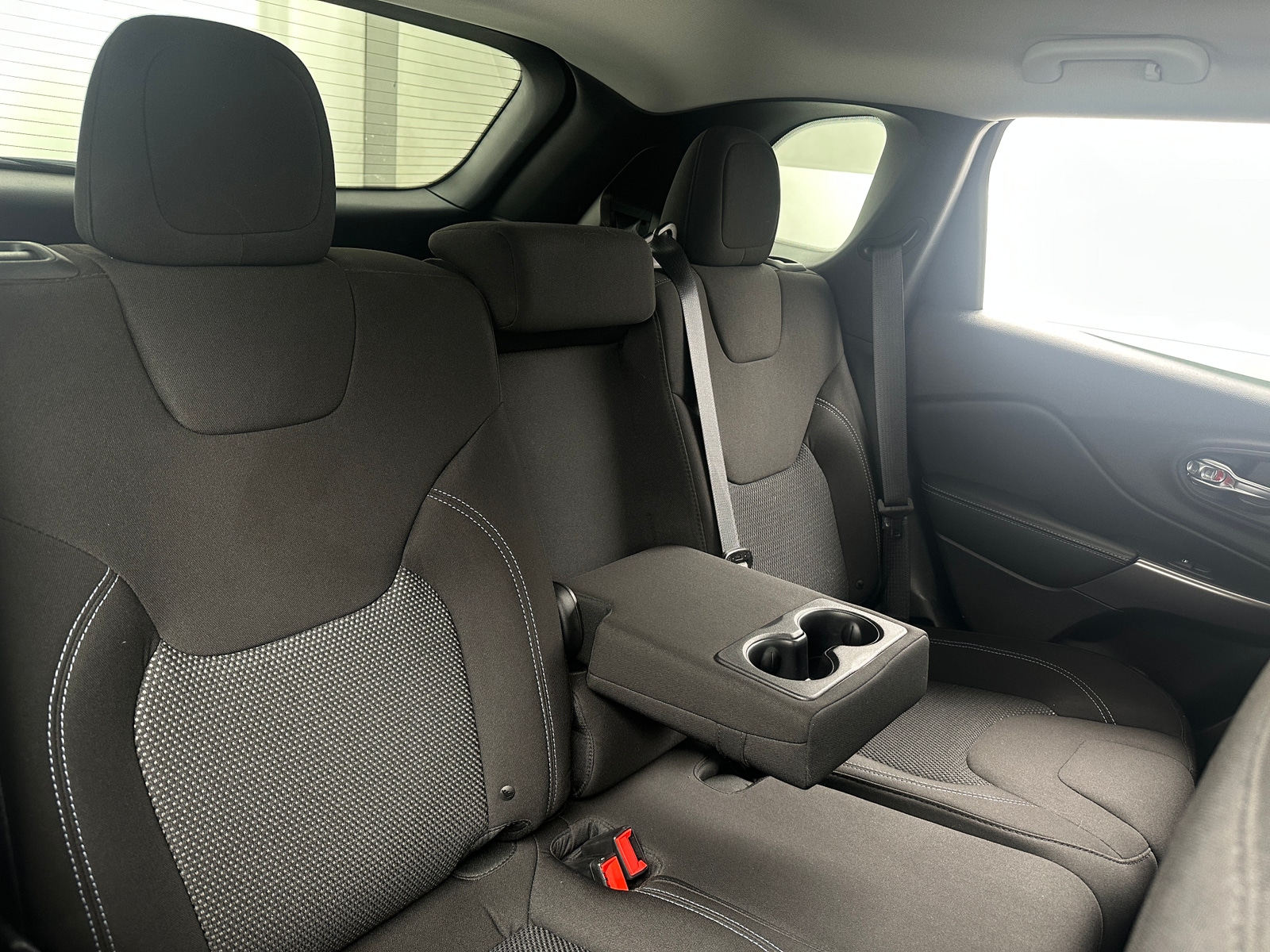 Thumbnail: 2019 Jeep Cherokee - 6