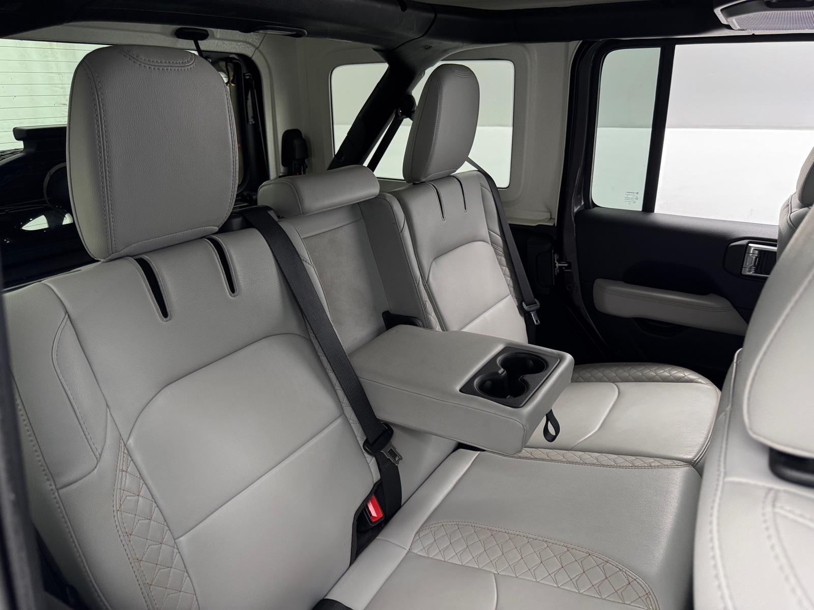 Thumbnail: 2021 Jeep Wrangler - 5