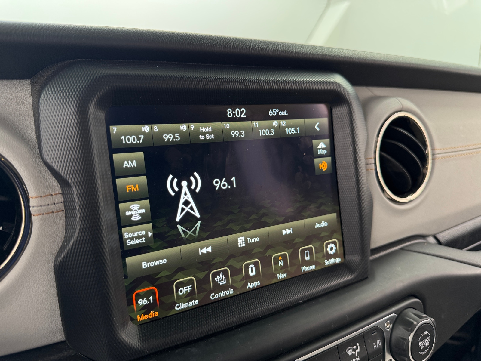 Thumbnail: 2021 Jeep Wrangler - 3