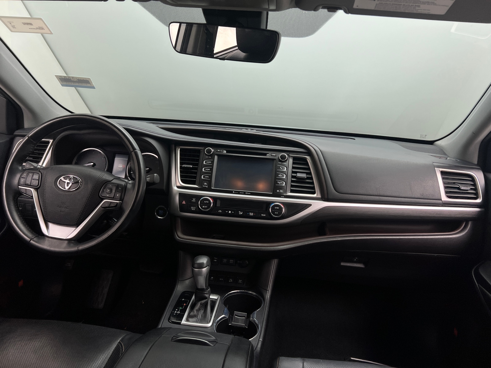 Thumbnail: 2018 Toyota Highlander - 2