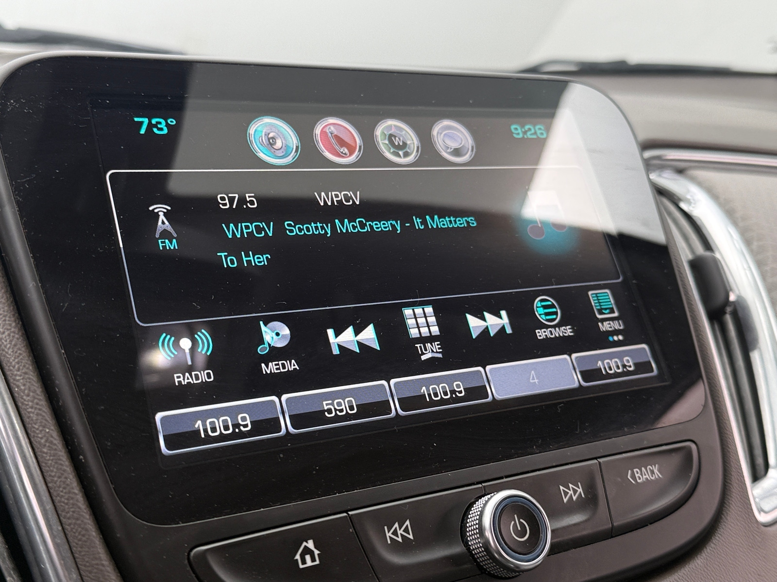 Thumbnail: 2017 Chevrolet Malibu - 4