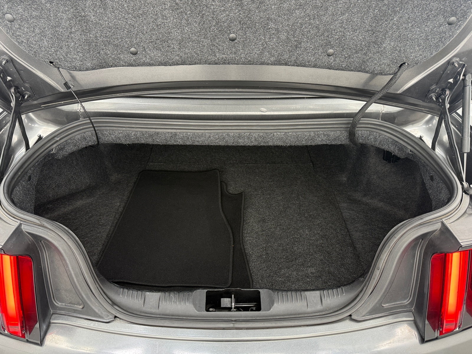 Thumbnail: 2017 Ford Mustang - 6