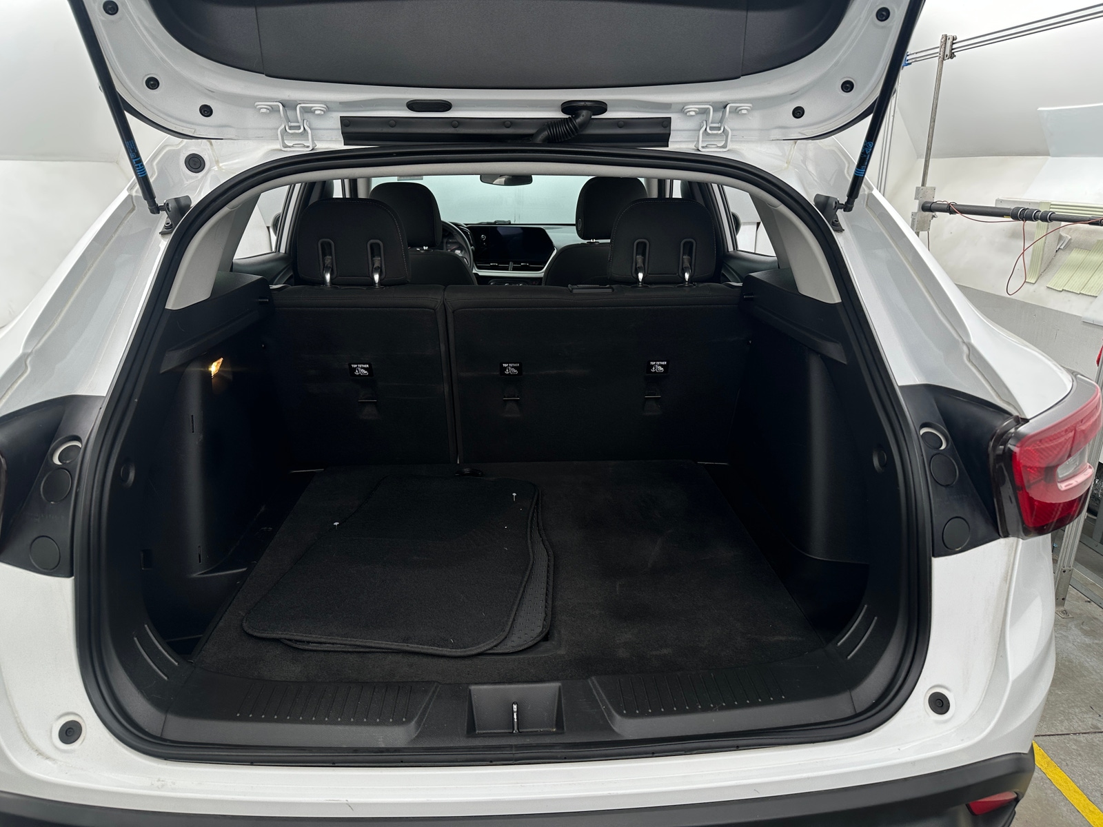 Thumbnail: 2024 Chevrolet Trax - 7