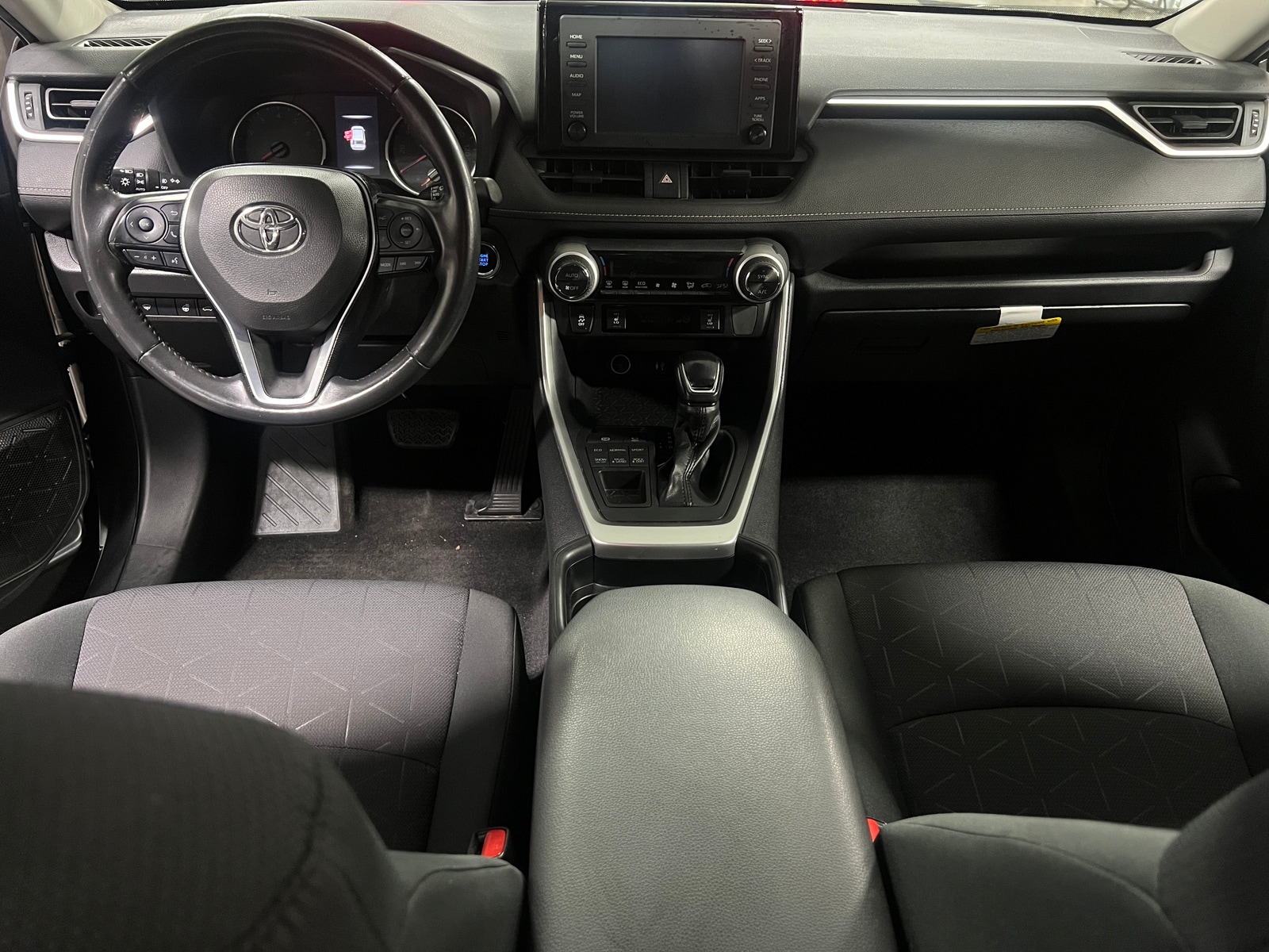 Thumbnail: 2019 Toyota RAV4 - 3