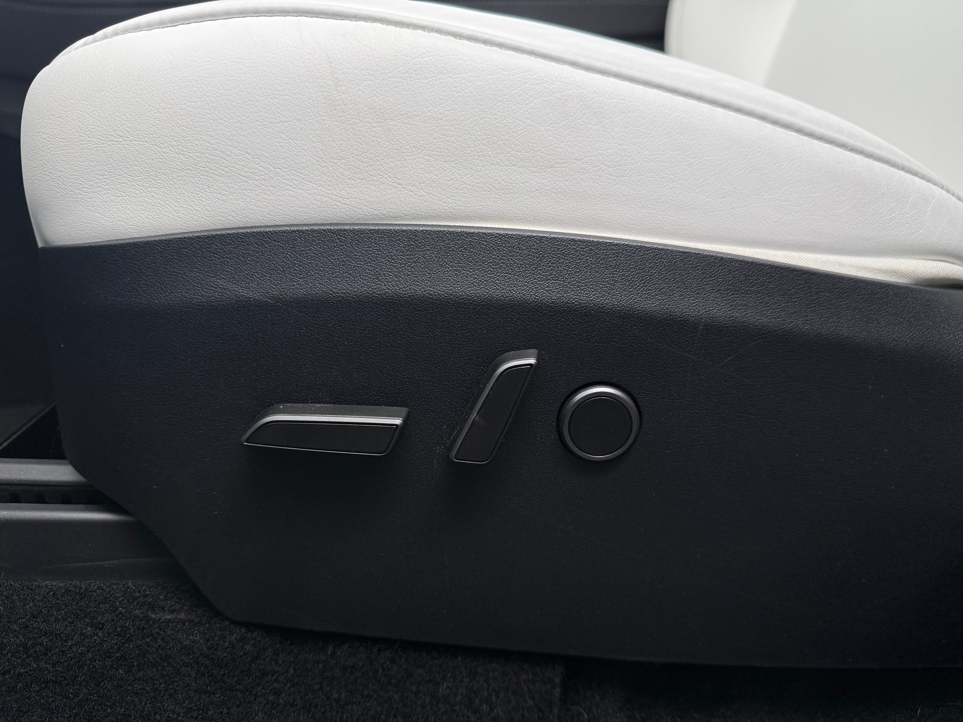 Used 2024 Tesla Model Y Long Range with VIN 7SAYGDED0RF159278 for sale in Northfield, Minnesota