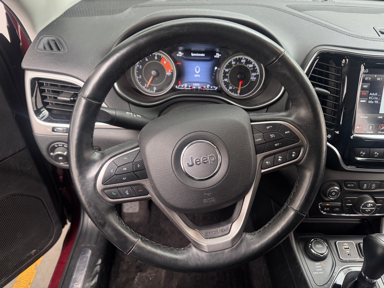 Thumbnail: 2019 Jeep Cherokee - 4