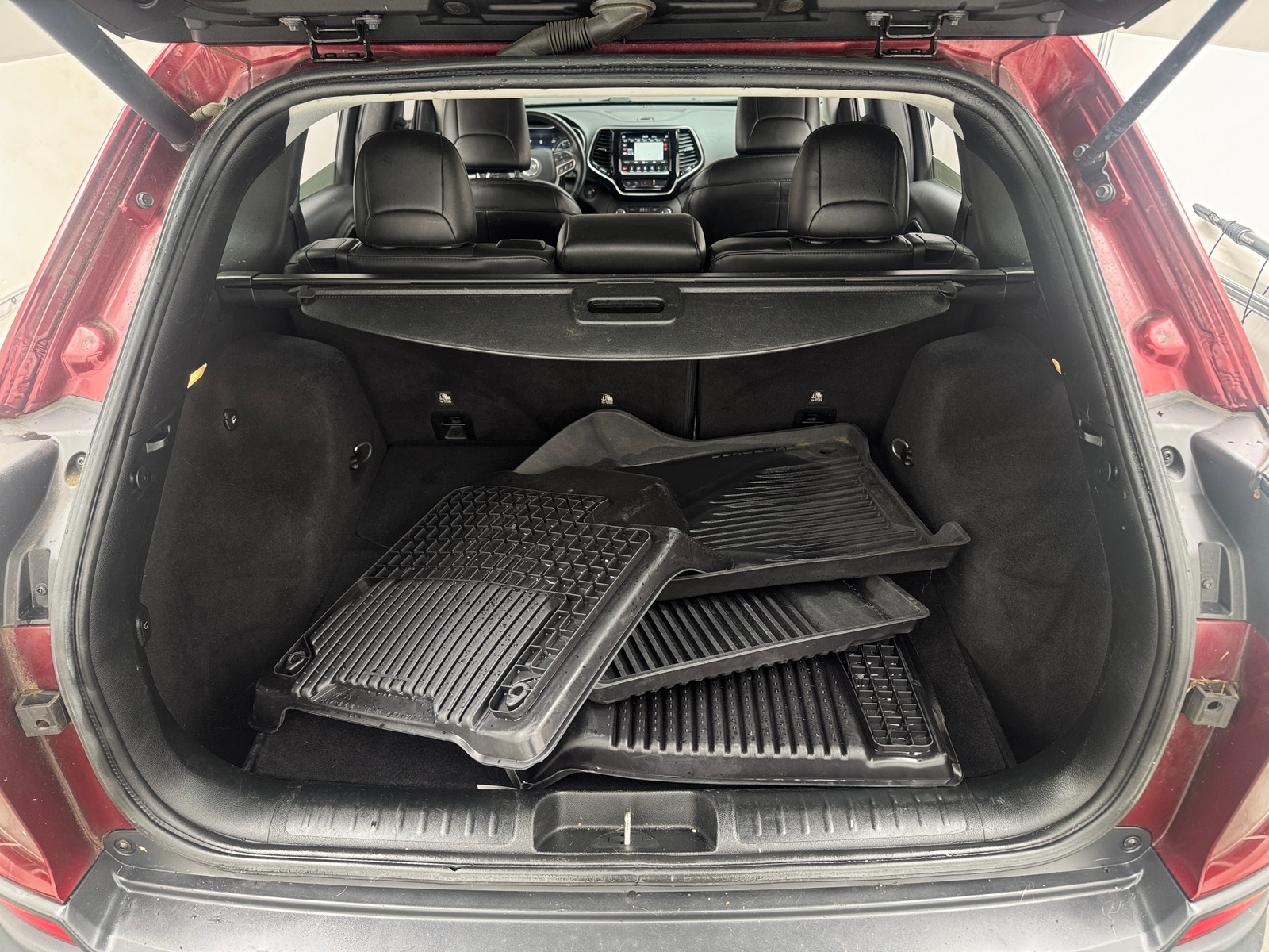 Thumbnail: 2019 Jeep Cherokee - 6