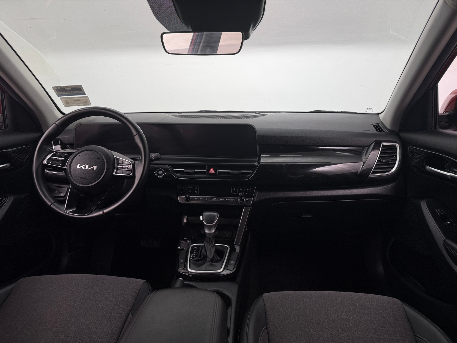 Thumbnail: 2024 Kia Seltos - 3