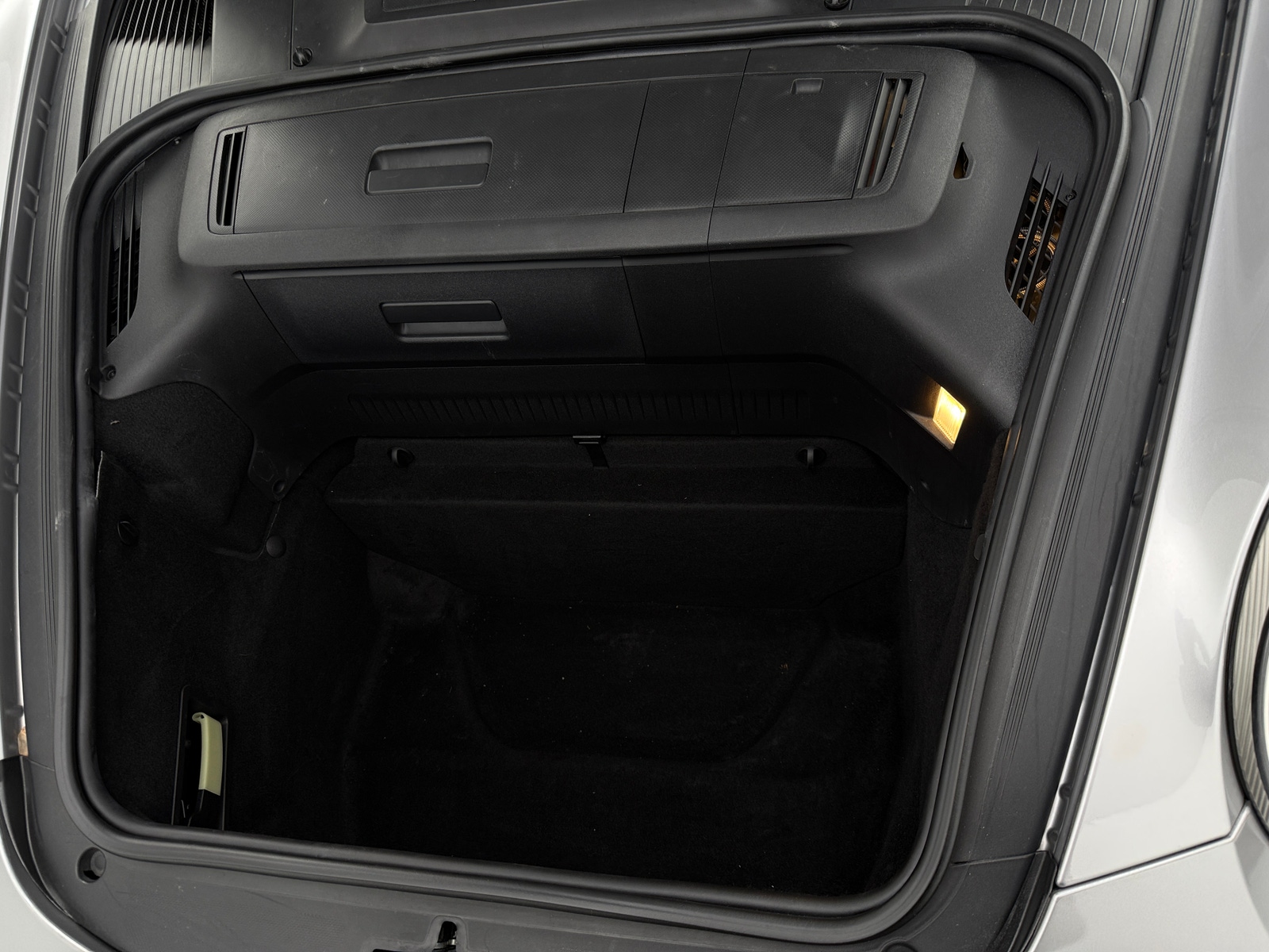 Thumbnail: 2010 Porsche 911 - 6