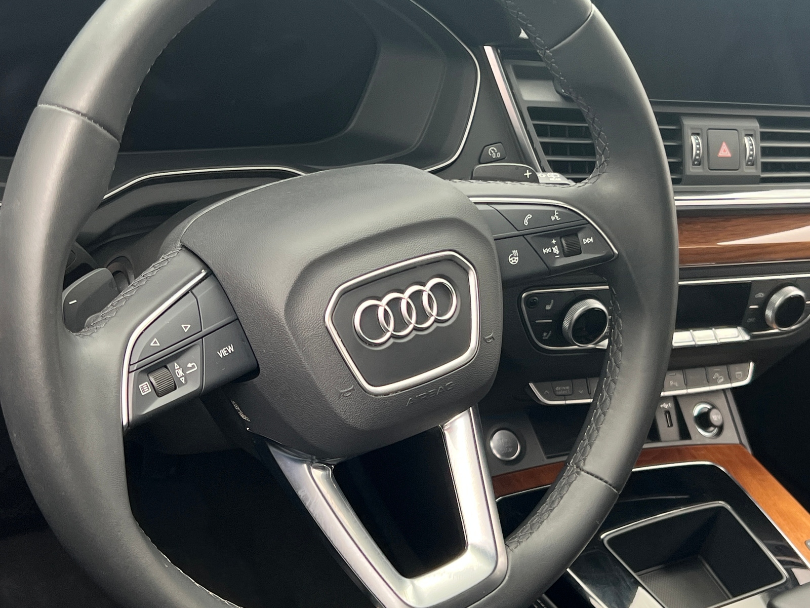 Thumbnail: 2023 Audi Q5 - 4