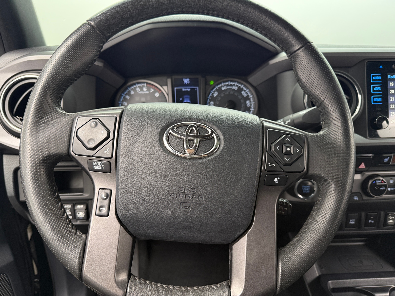 Thumbnail: 2017 Toyota Tacoma - 5